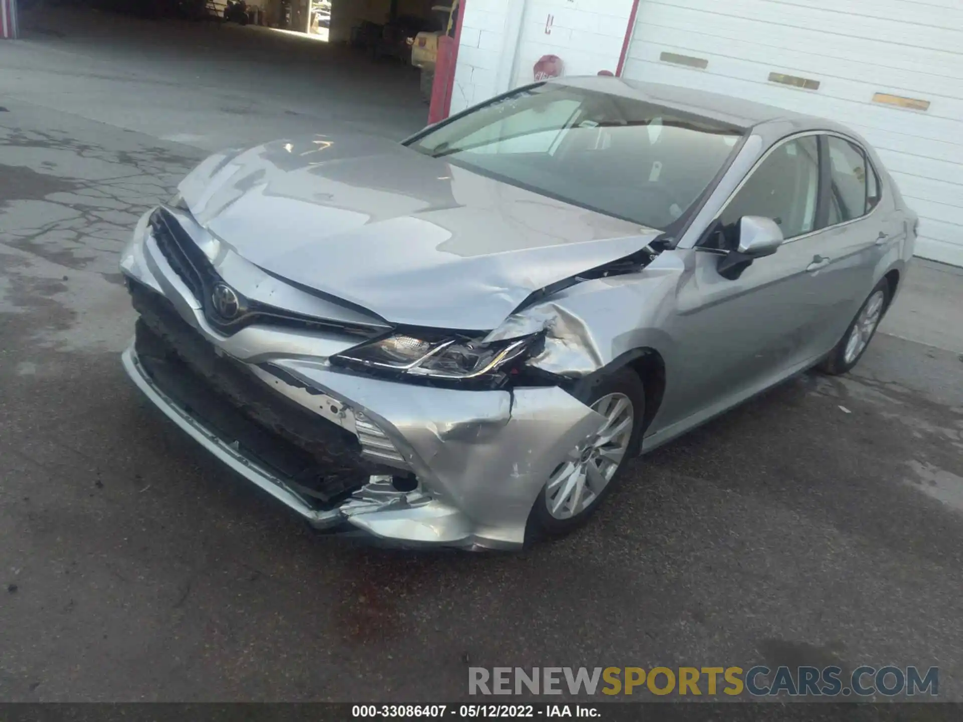 2 Photograph of a damaged car 4T1C11AK2LU983952 TOYOTA CAMRY 2020