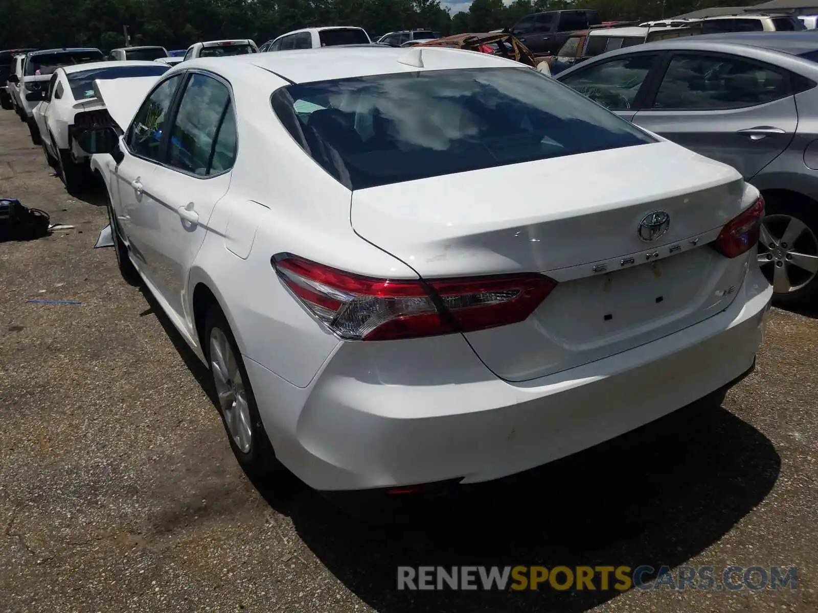 3 Photograph of a damaged car 4T1C11AK2LU995633 TOYOTA CAMRY 2020