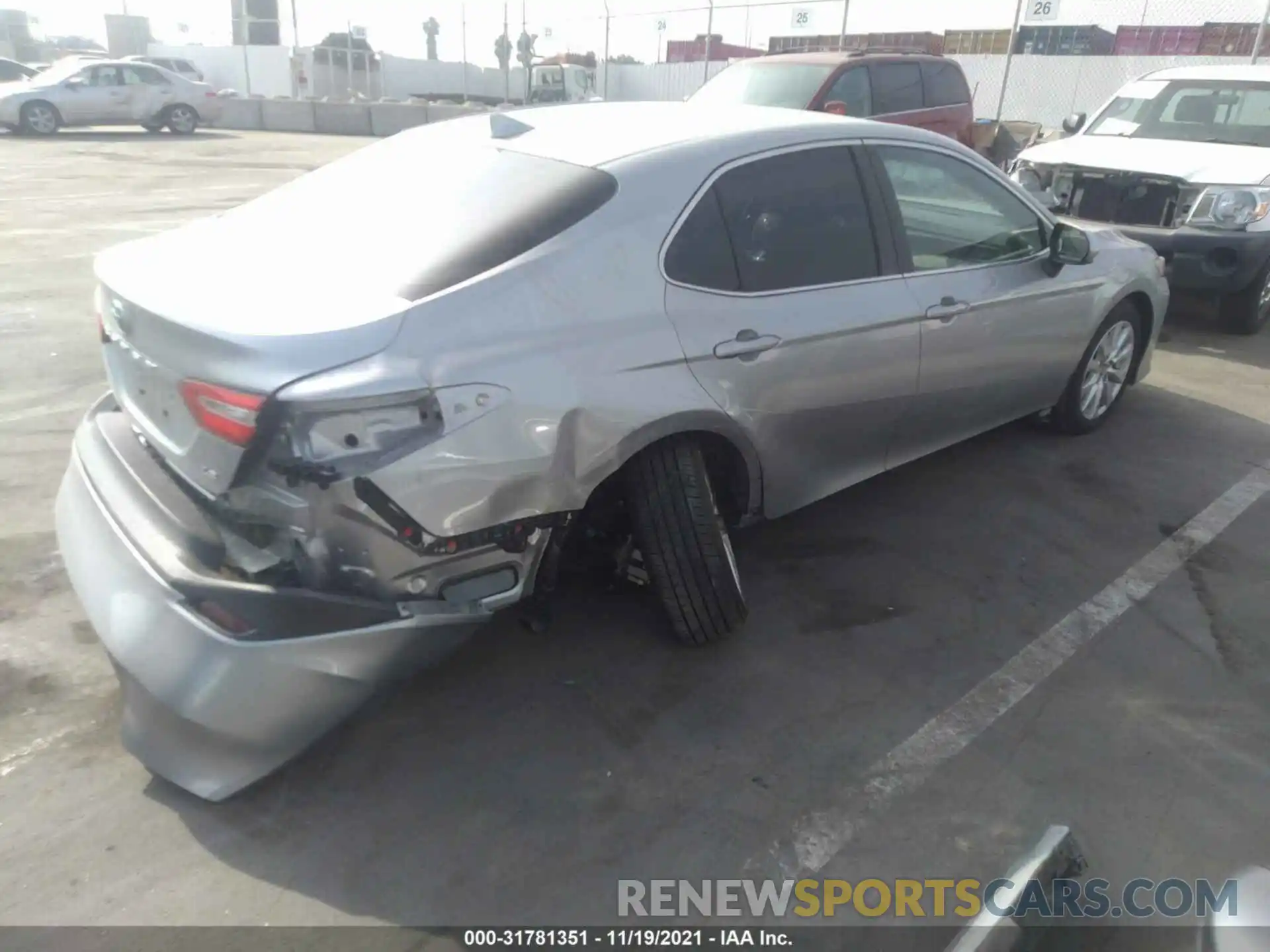 4 Photograph of a damaged car 4T1C11AK2LU995812 TOYOTA CAMRY 2020