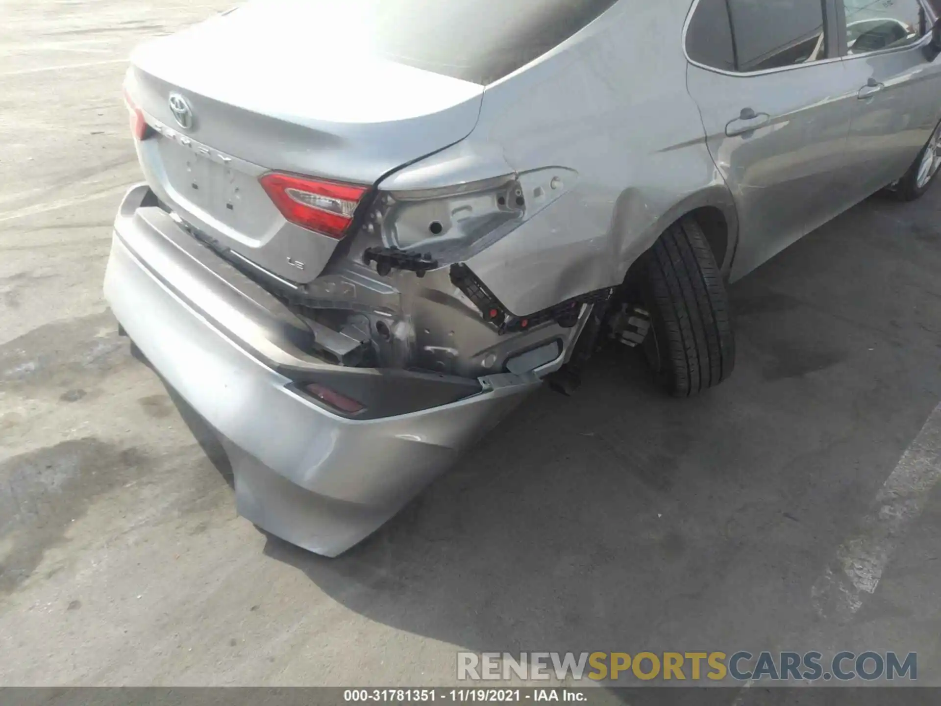 6 Photograph of a damaged car 4T1C11AK2LU995812 TOYOTA CAMRY 2020