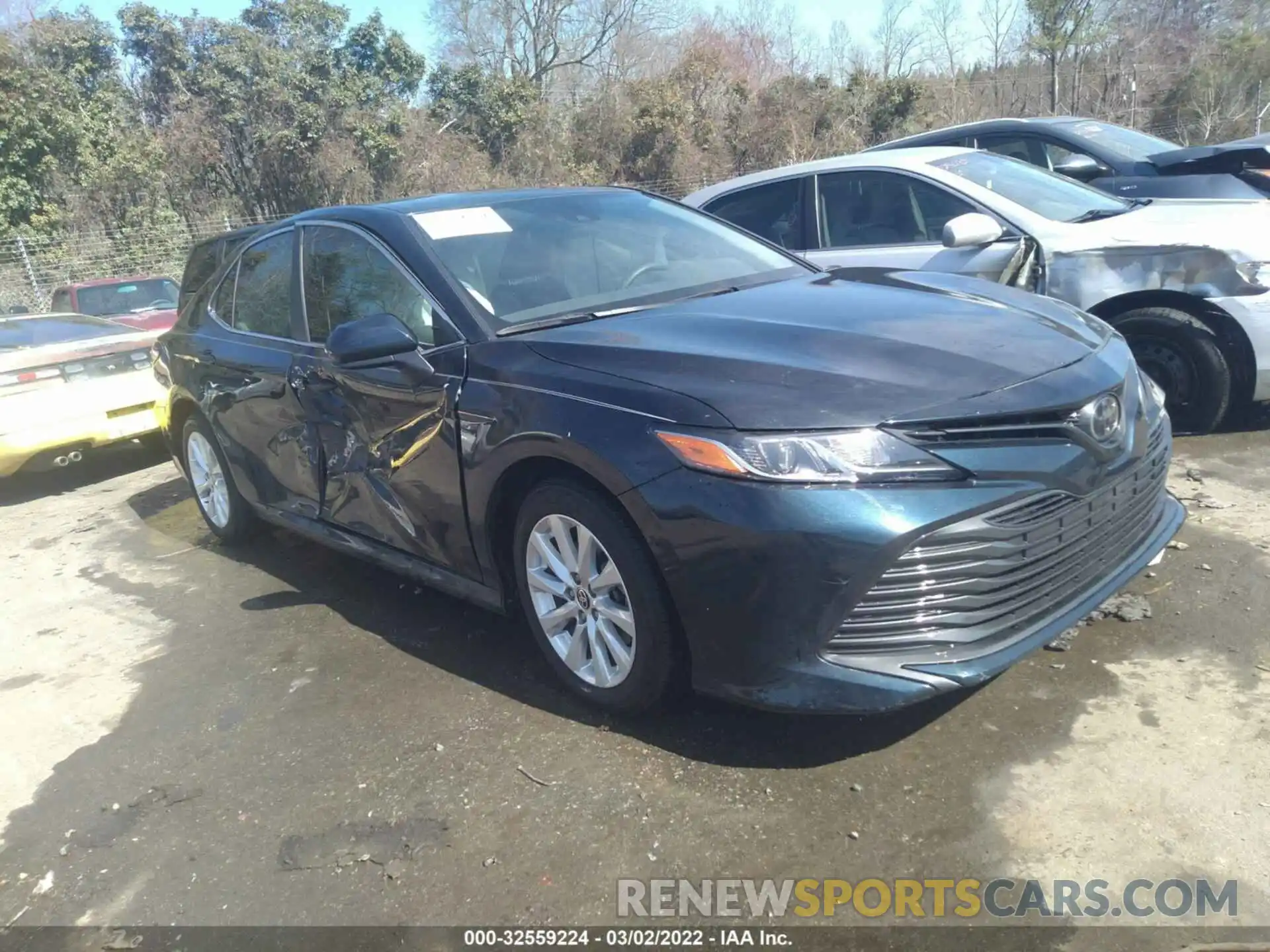 1 Photograph of a damaged car 4T1C11AK2LU998046 TOYOTA CAMRY 2020