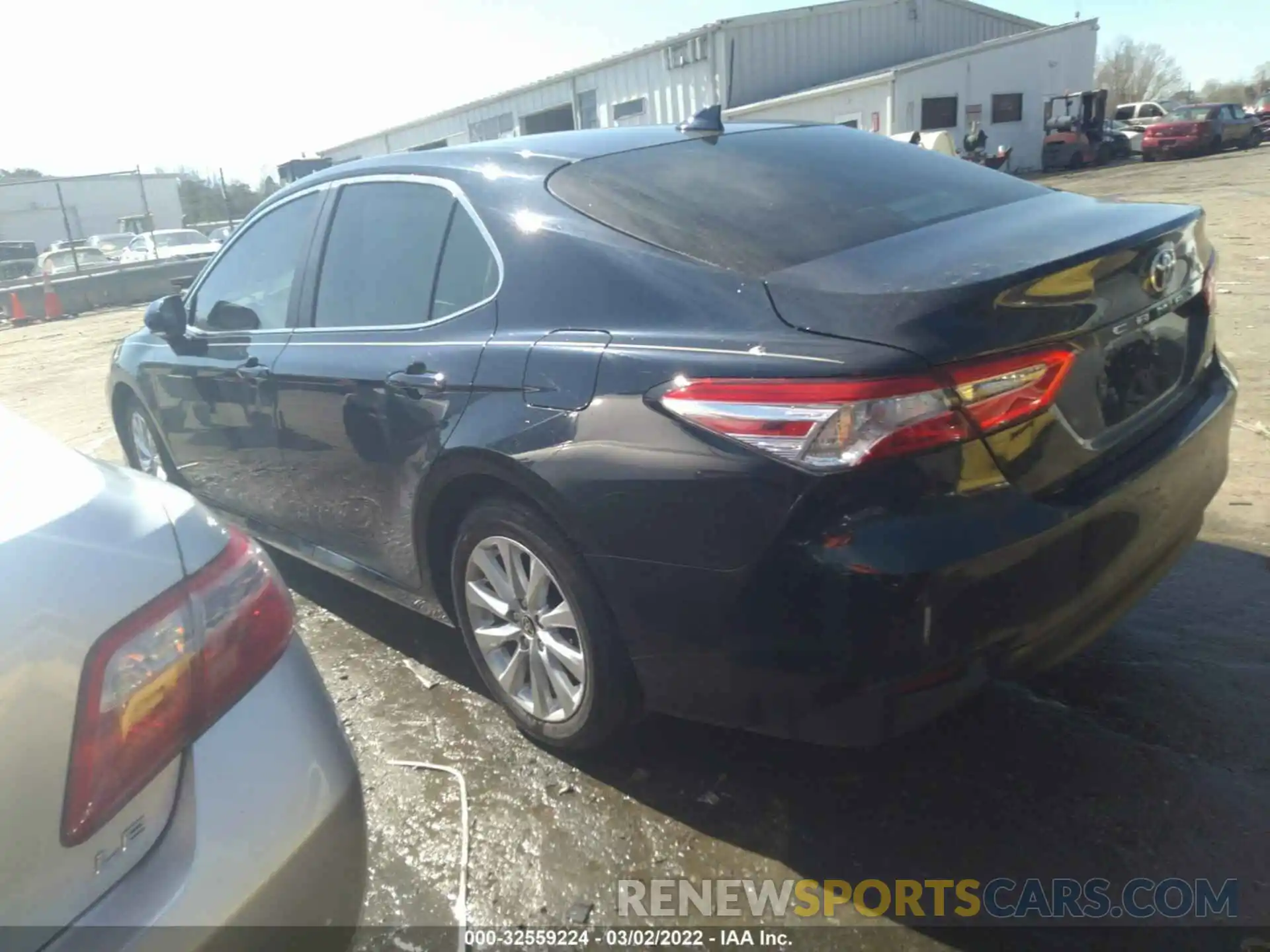 3 Photograph of a damaged car 4T1C11AK2LU998046 TOYOTA CAMRY 2020