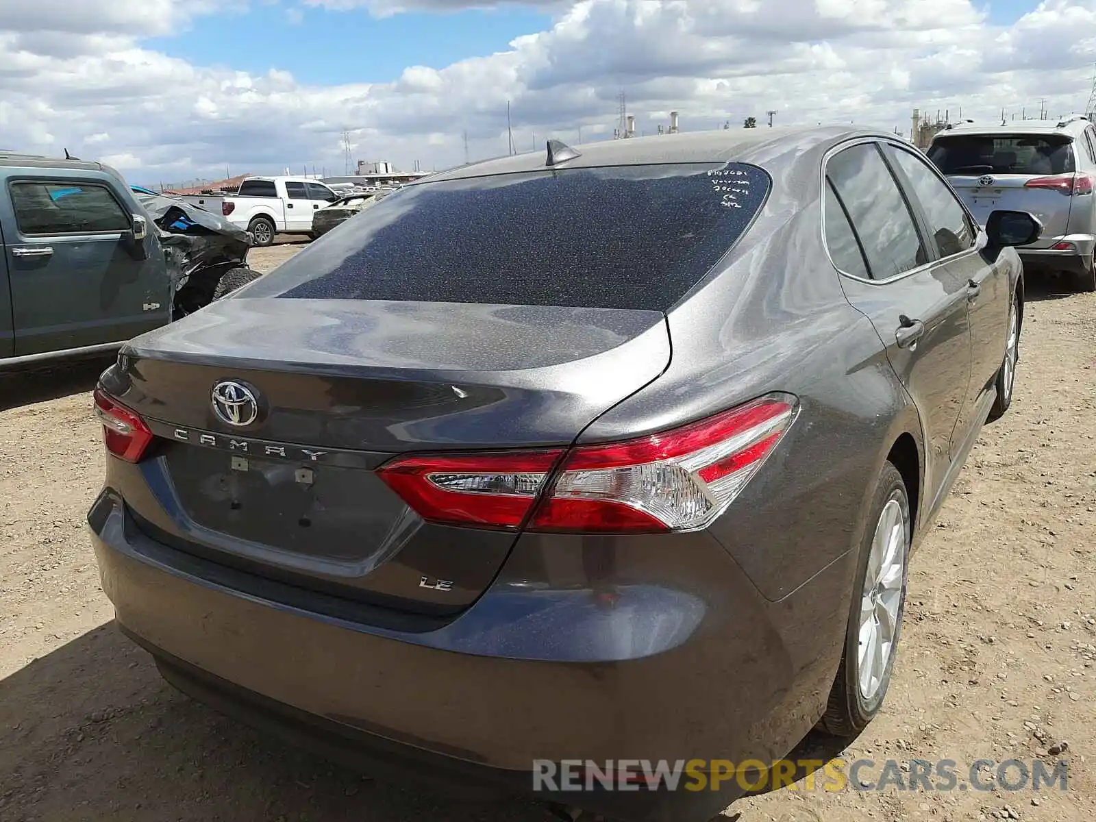 4 Photograph of a damaged car 4T1C11AK2LU999360 TOYOTA CAMRY 2020