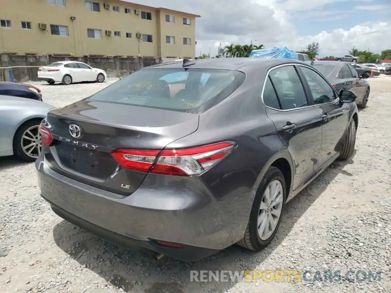 4 Photograph of a damaged car 4T1C11AK3LU309941 TOYOTA CAMRY 2020