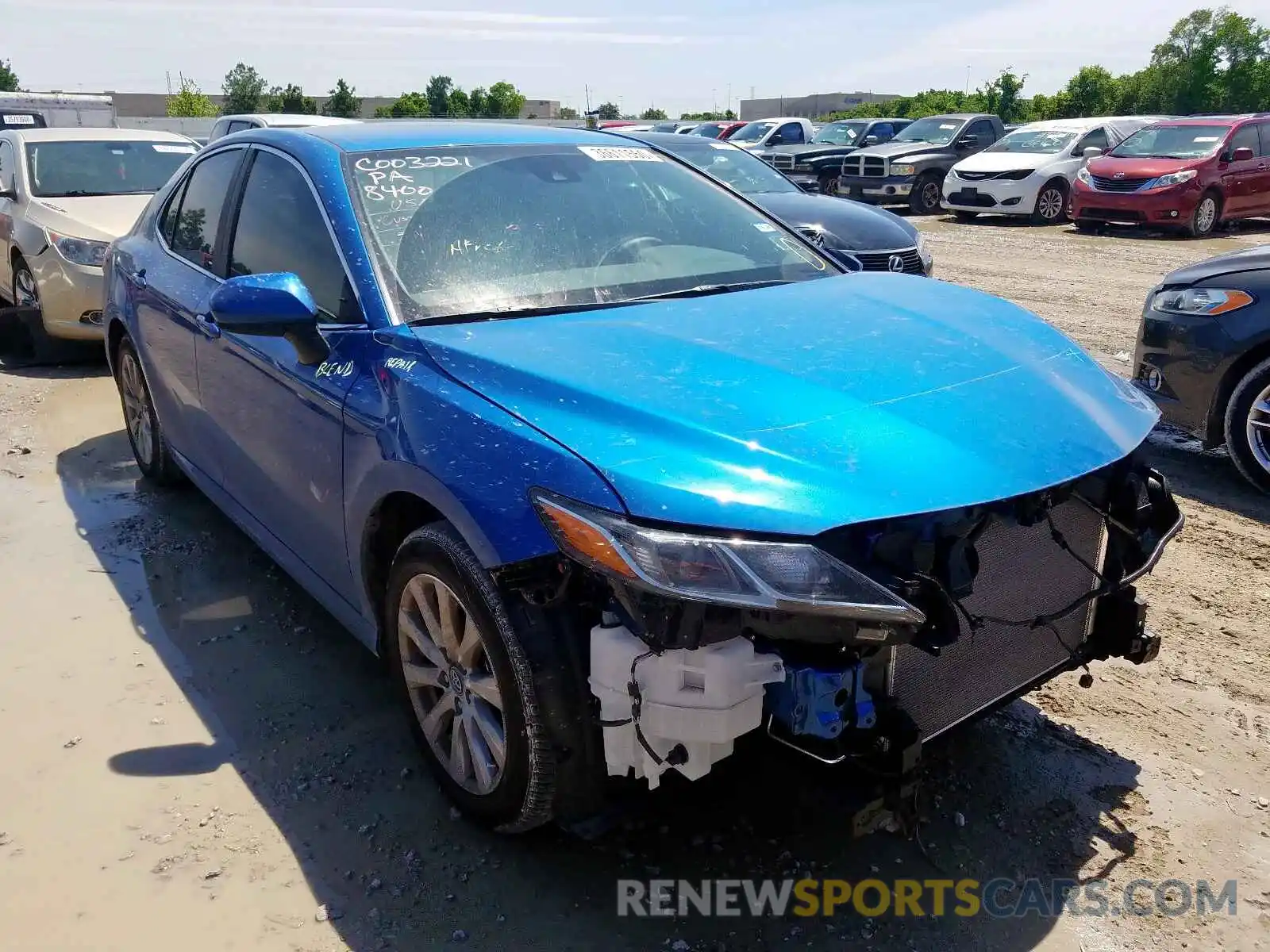 1 Photograph of a damaged car 4T1C11AK3LU318400 TOYOTA CAMRY 2020