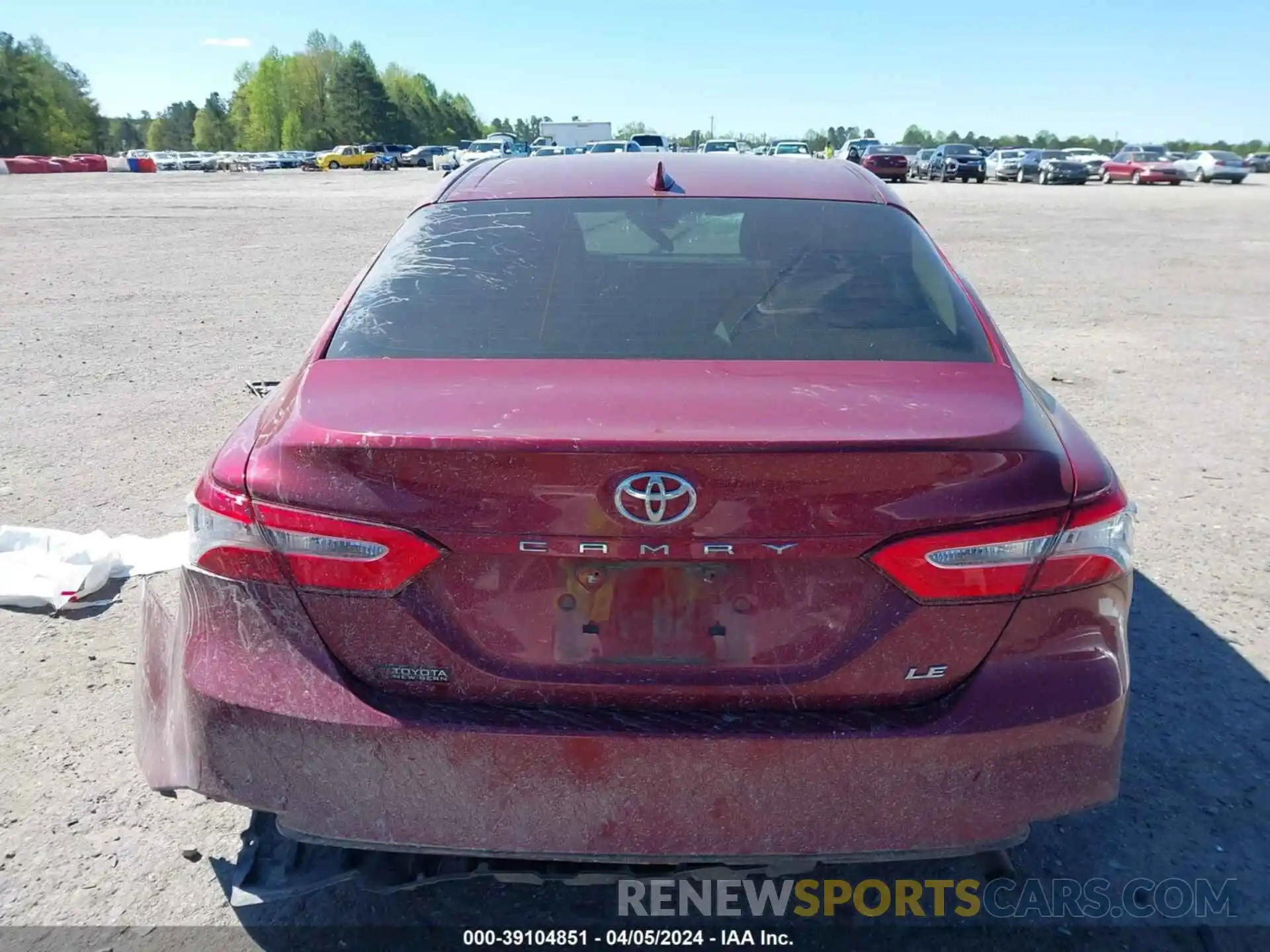 16 Photograph of a damaged car 4T1C11AK3LU320079 TOYOTA CAMRY 2020