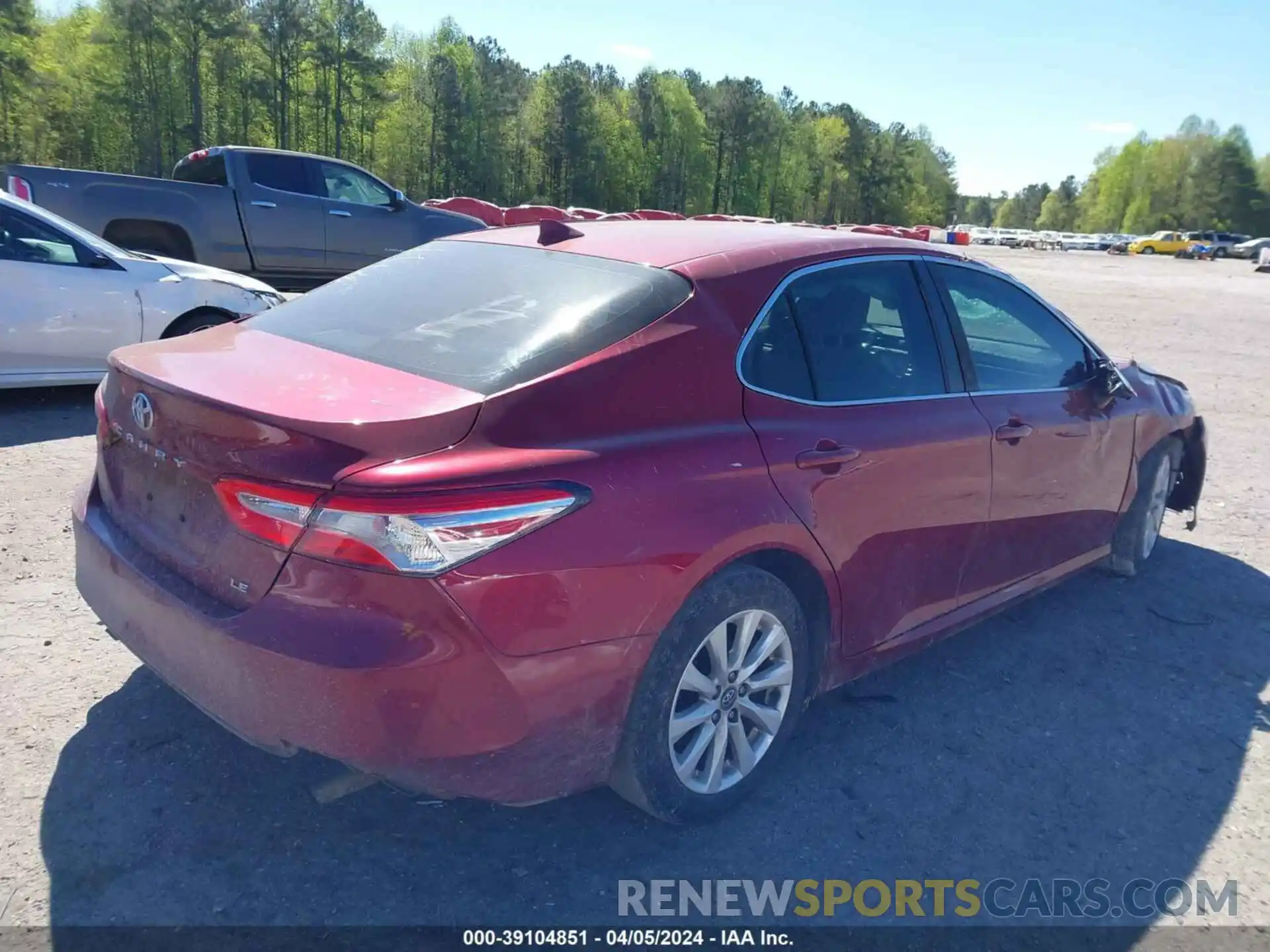 4 Photograph of a damaged car 4T1C11AK3LU320079 TOYOTA CAMRY 2020