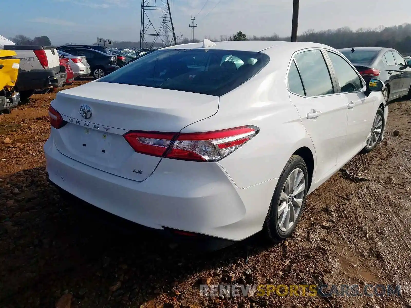 4 Photograph of a damaged car 4T1C11AK3LU333270 TOYOTA CAMRY 2020