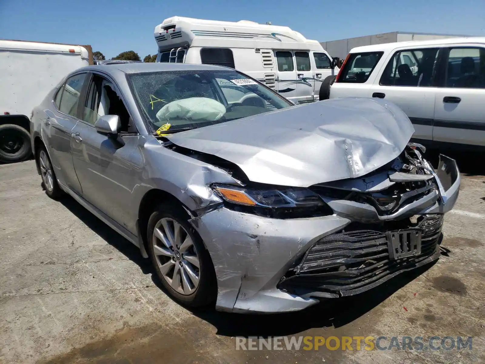 1 Photograph of a damaged car 4T1C11AK3LU340848 TOYOTA CAMRY 2020