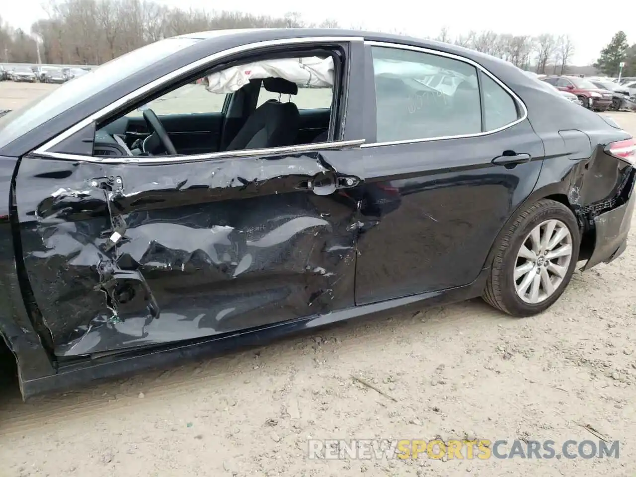 9 Photograph of a damaged car 4T1C11AK3LU342227 TOYOTA CAMRY 2020