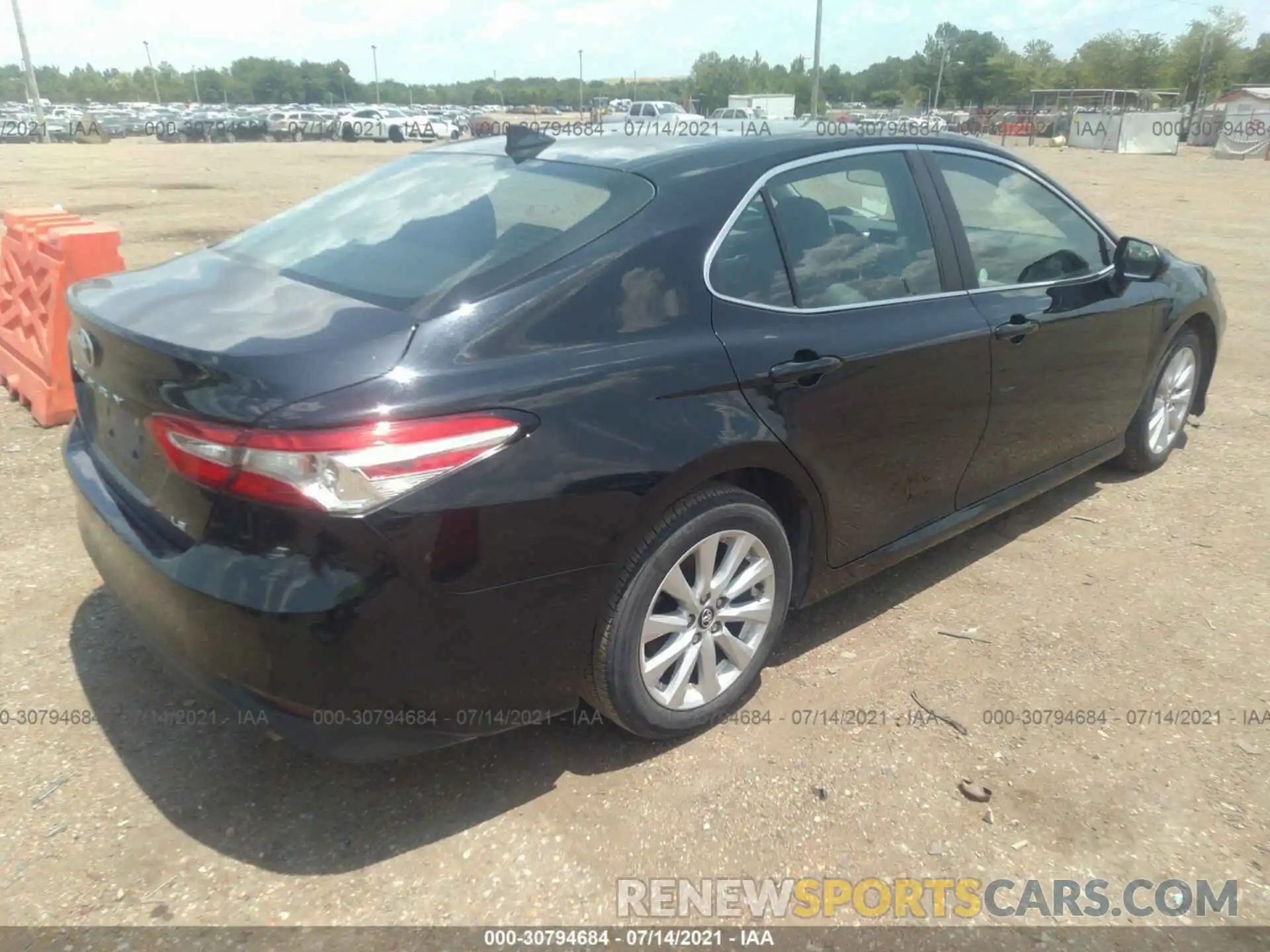 4 Photograph of a damaged car 4T1C11AK3LU342471 TOYOTA CAMRY 2020