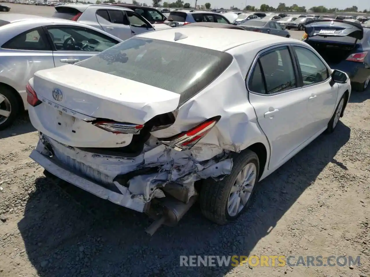 4 Photograph of a damaged car 4T1C11AK3LU342633 TOYOTA CAMRY 2020