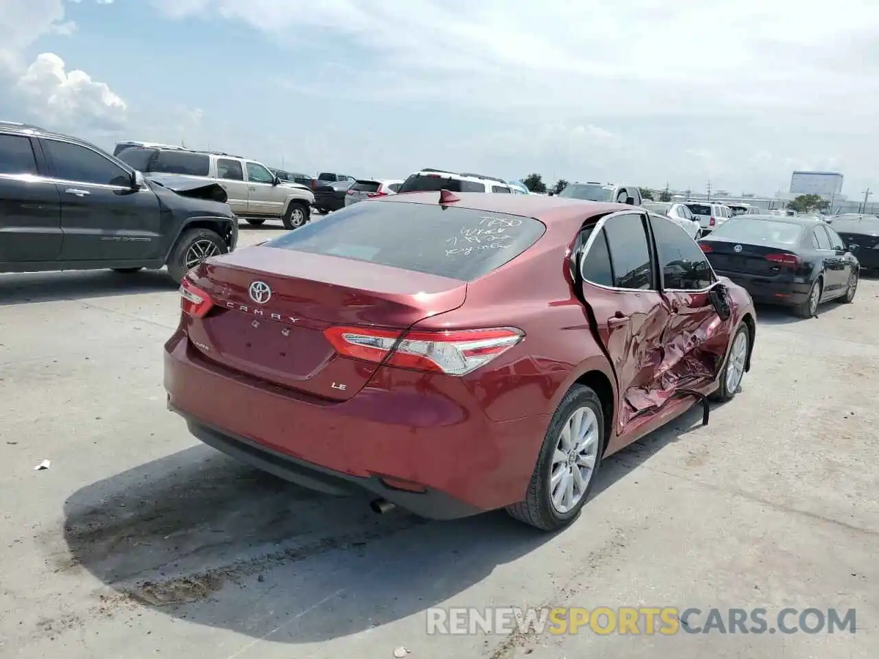 4 Photograph of a damaged car 4T1C11AK3LU345693 TOYOTA CAMRY 2020