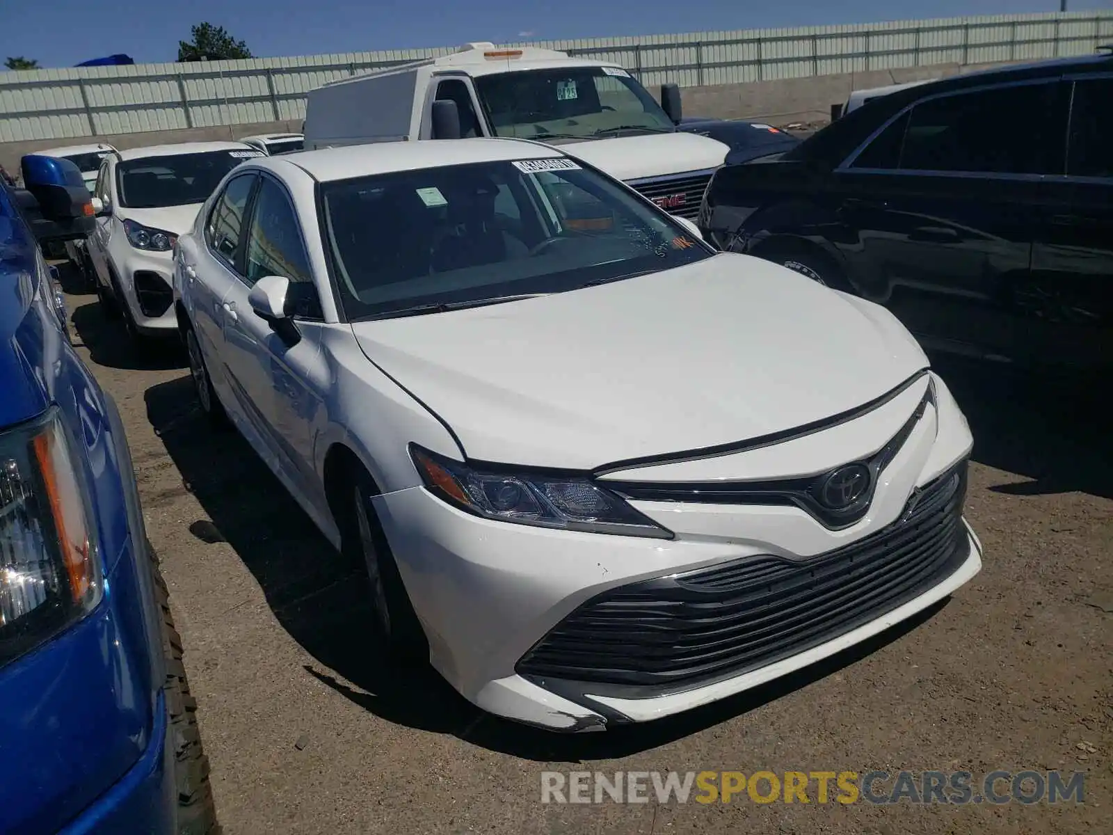 1 Photograph of a damaged car 4T1C11AK3LU346360 TOYOTA CAMRY 2020