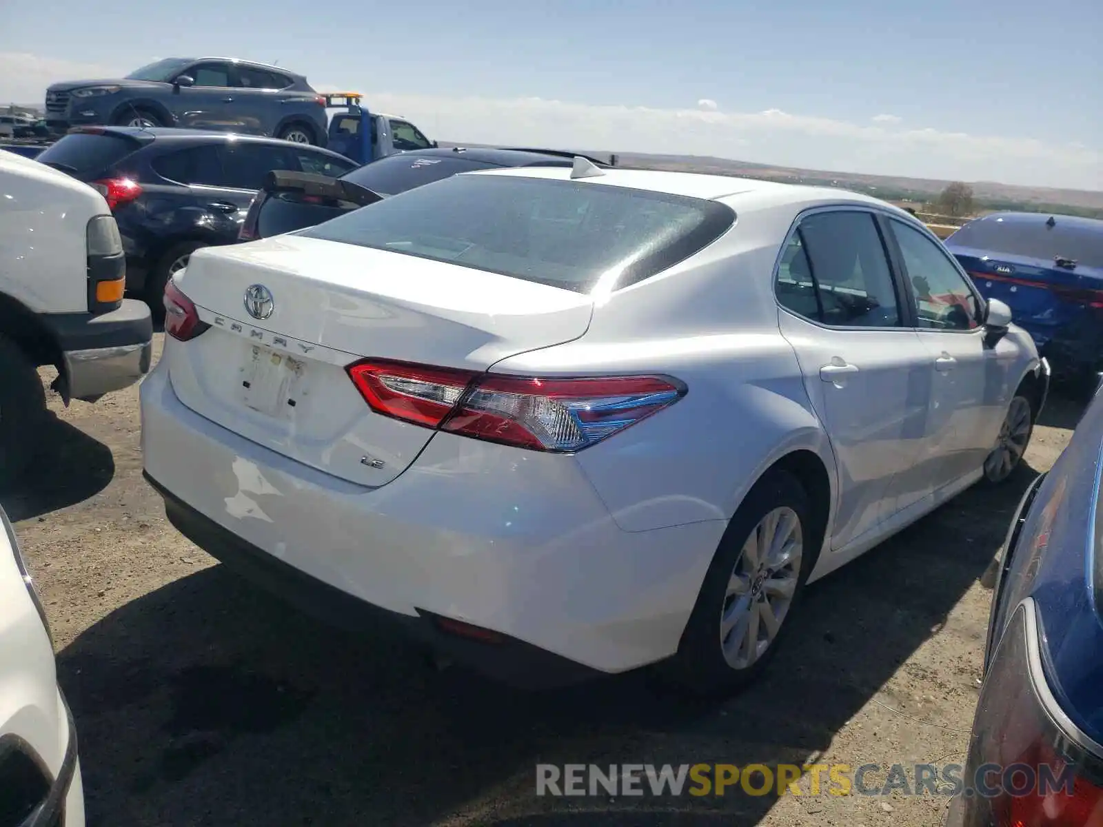 4 Photograph of a damaged car 4T1C11AK3LU346360 TOYOTA CAMRY 2020