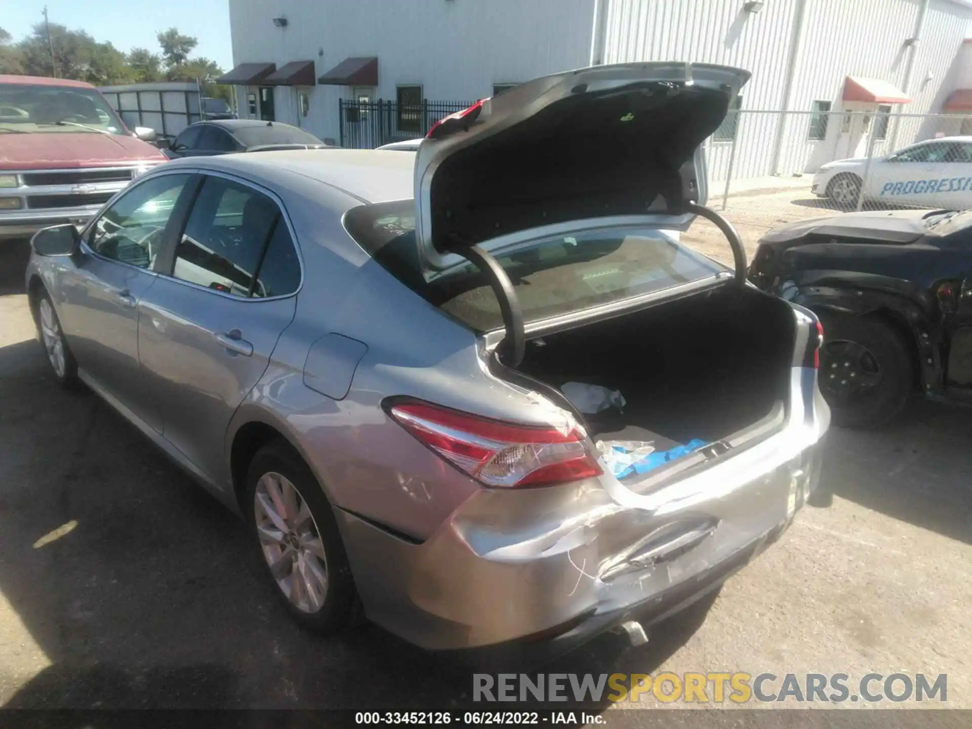 6 Photograph of a damaged car 4T1C11AK3LU357424 TOYOTA CAMRY 2020