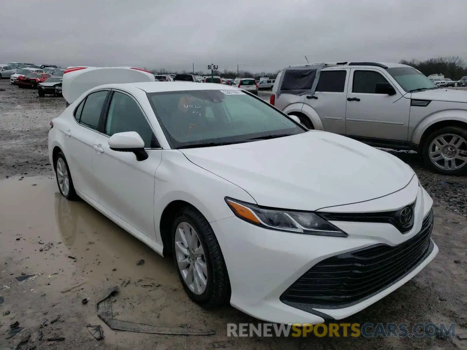 1 Photograph of a damaged car 4T1C11AK3LU358718 TOYOTA CAMRY 2020