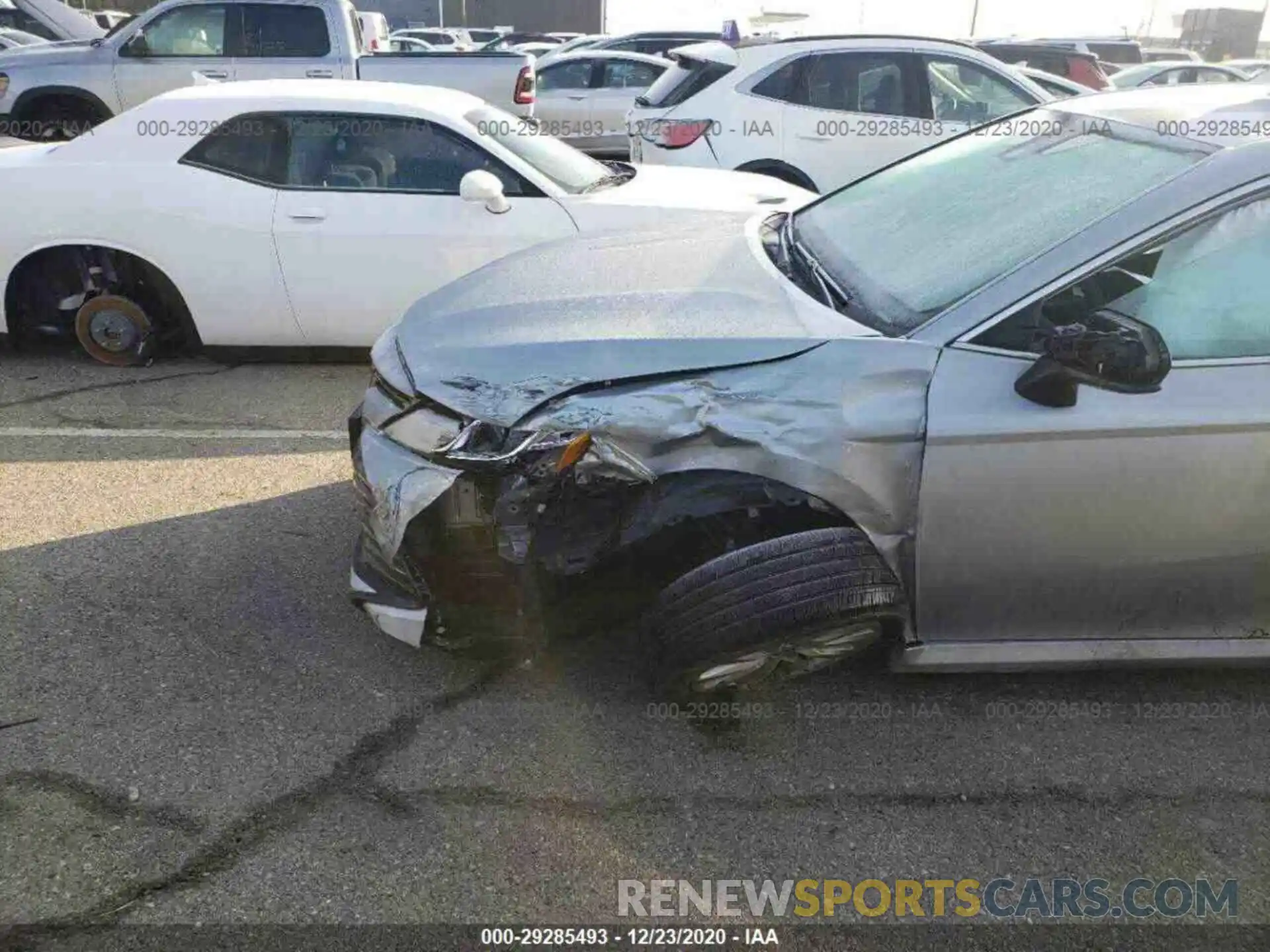 15 Photograph of a damaged car 4T1C11AK3LU359089 TOYOTA CAMRY 2020