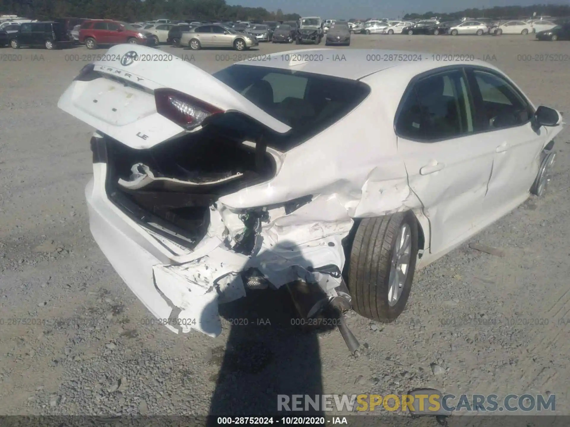 4 Photograph of a damaged car 4T1C11AK3LU359996 TOYOTA CAMRY 2020