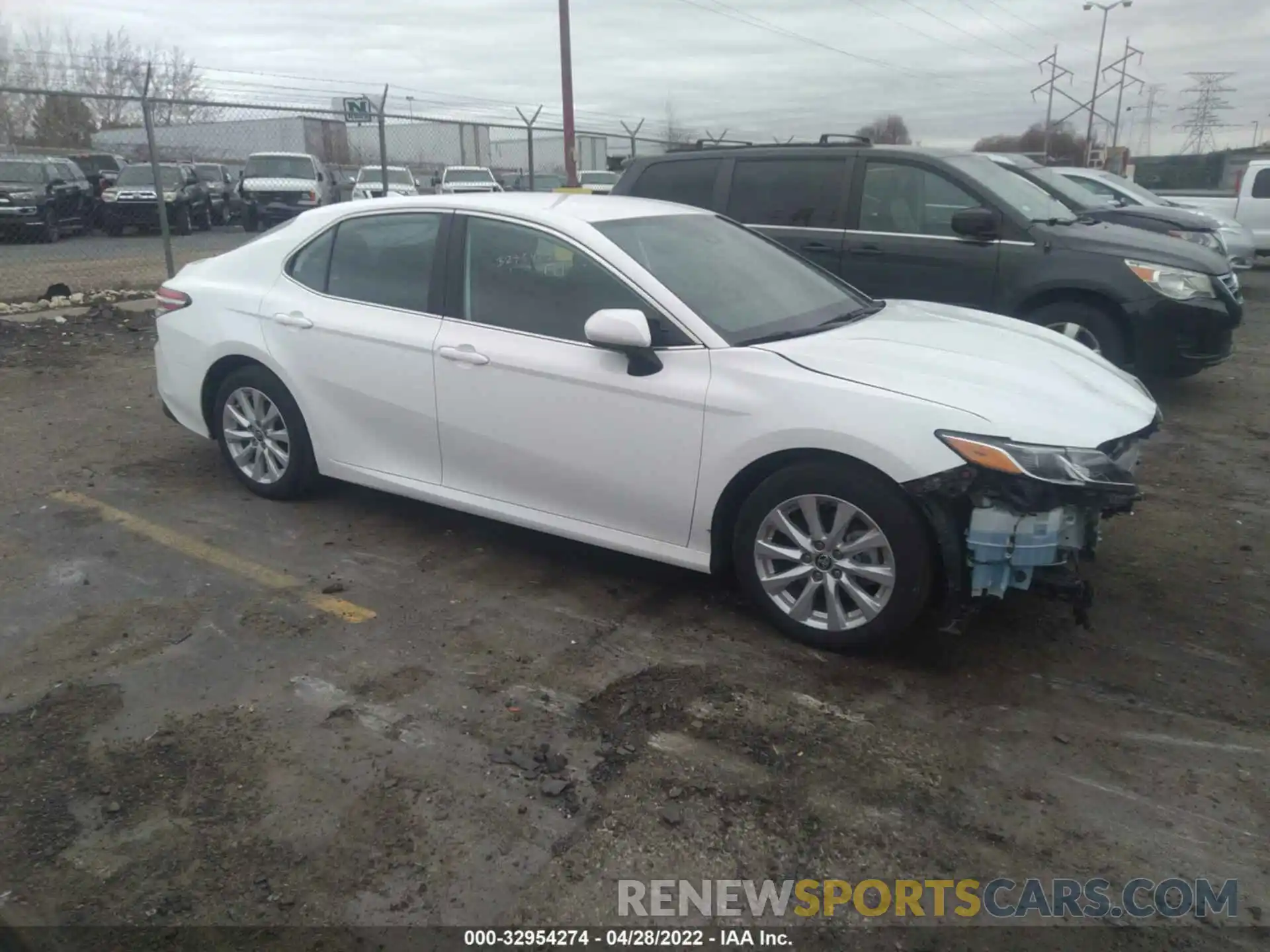 1 Photograph of a damaged car 4T1C11AK3LU360615 TOYOTA CAMRY 2020