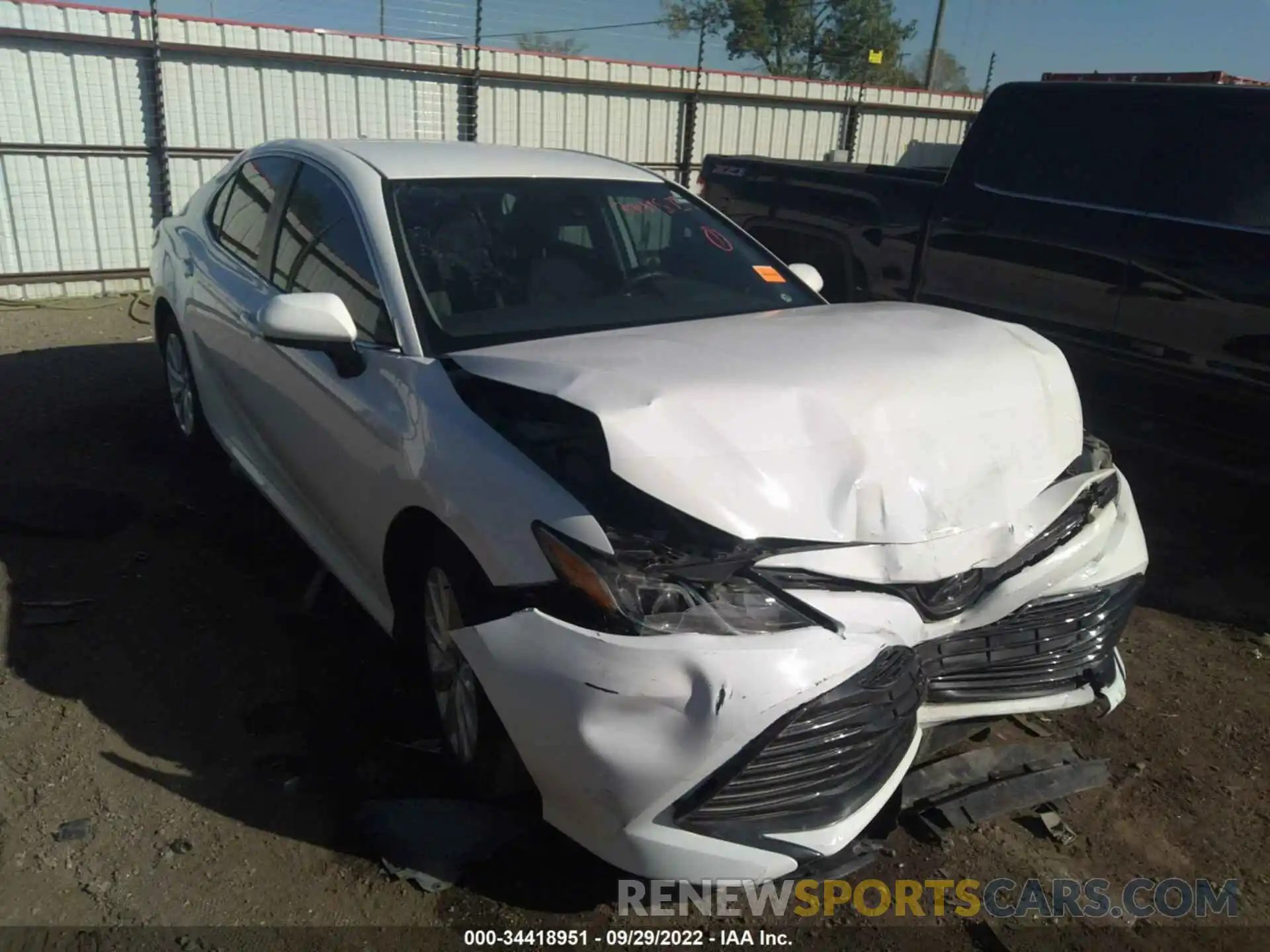 1 Photograph of a damaged car 4T1C11AK3LU365099 TOYOTA CAMRY 2020