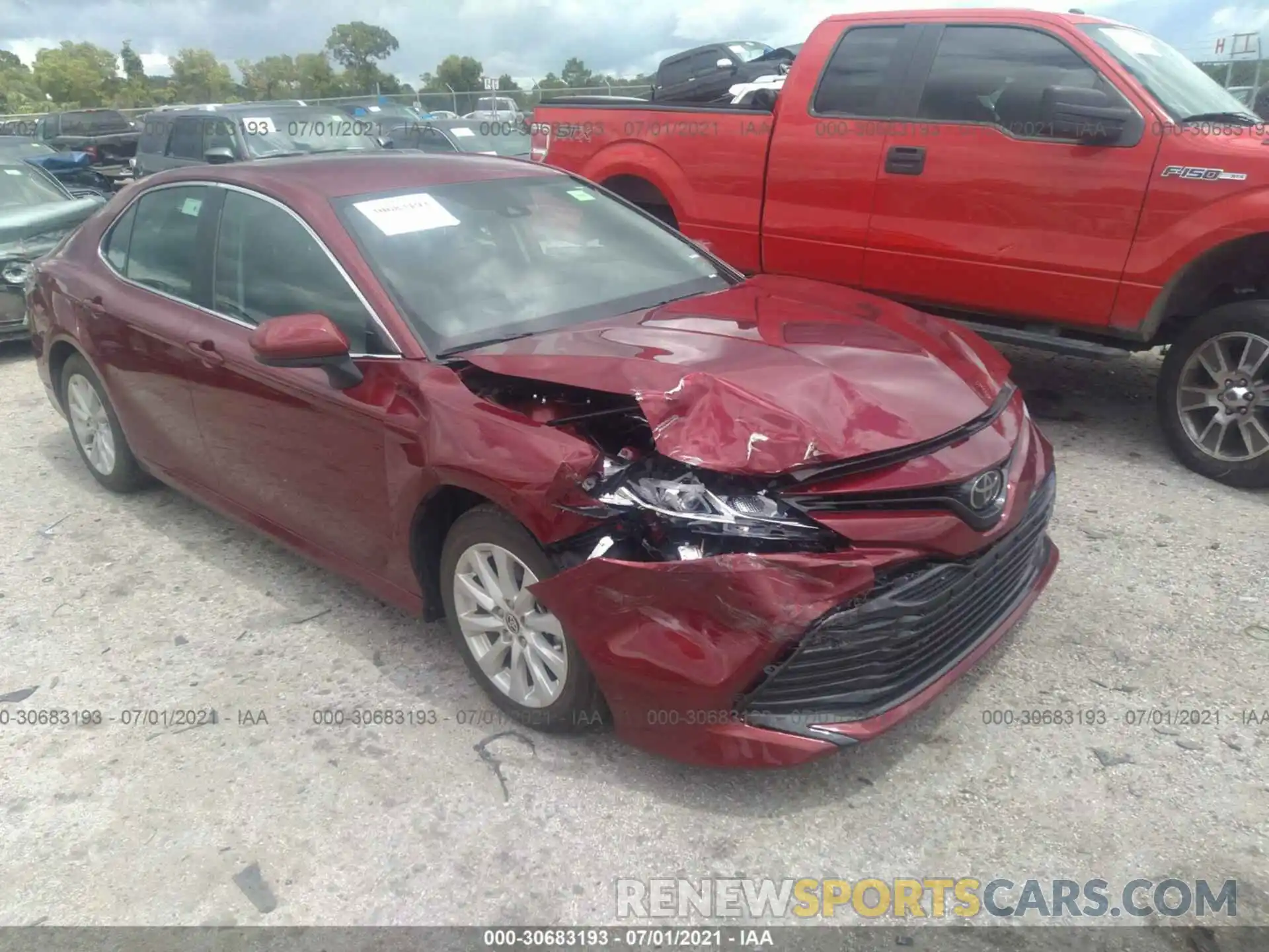 1 Photograph of a damaged car 4T1C11AK3LU370335 TOYOTA CAMRY 2020