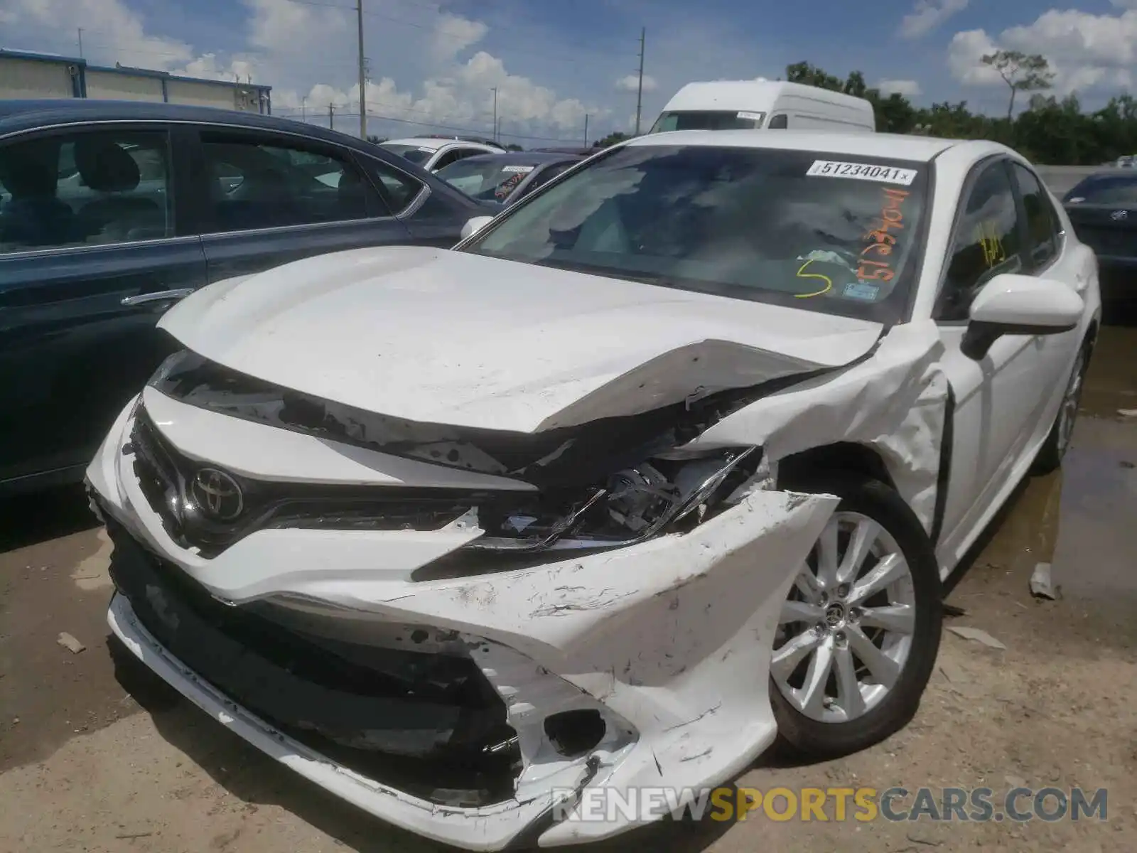 2 Photograph of a damaged car 4T1C11AK3LU385613 TOYOTA CAMRY 2020