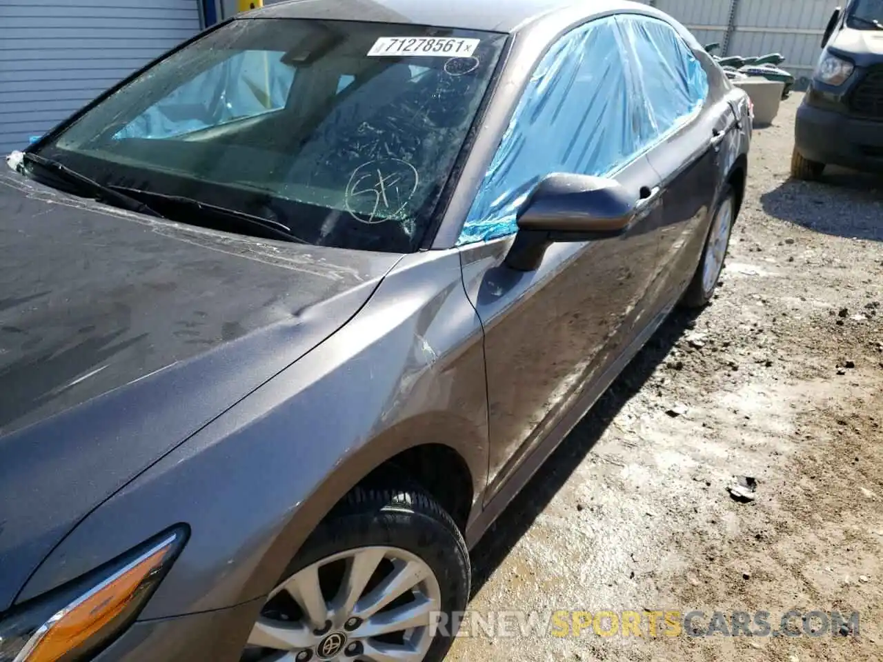 10 Photograph of a damaged car 4T1C11AK3LU390150 TOYOTA CAMRY 2020