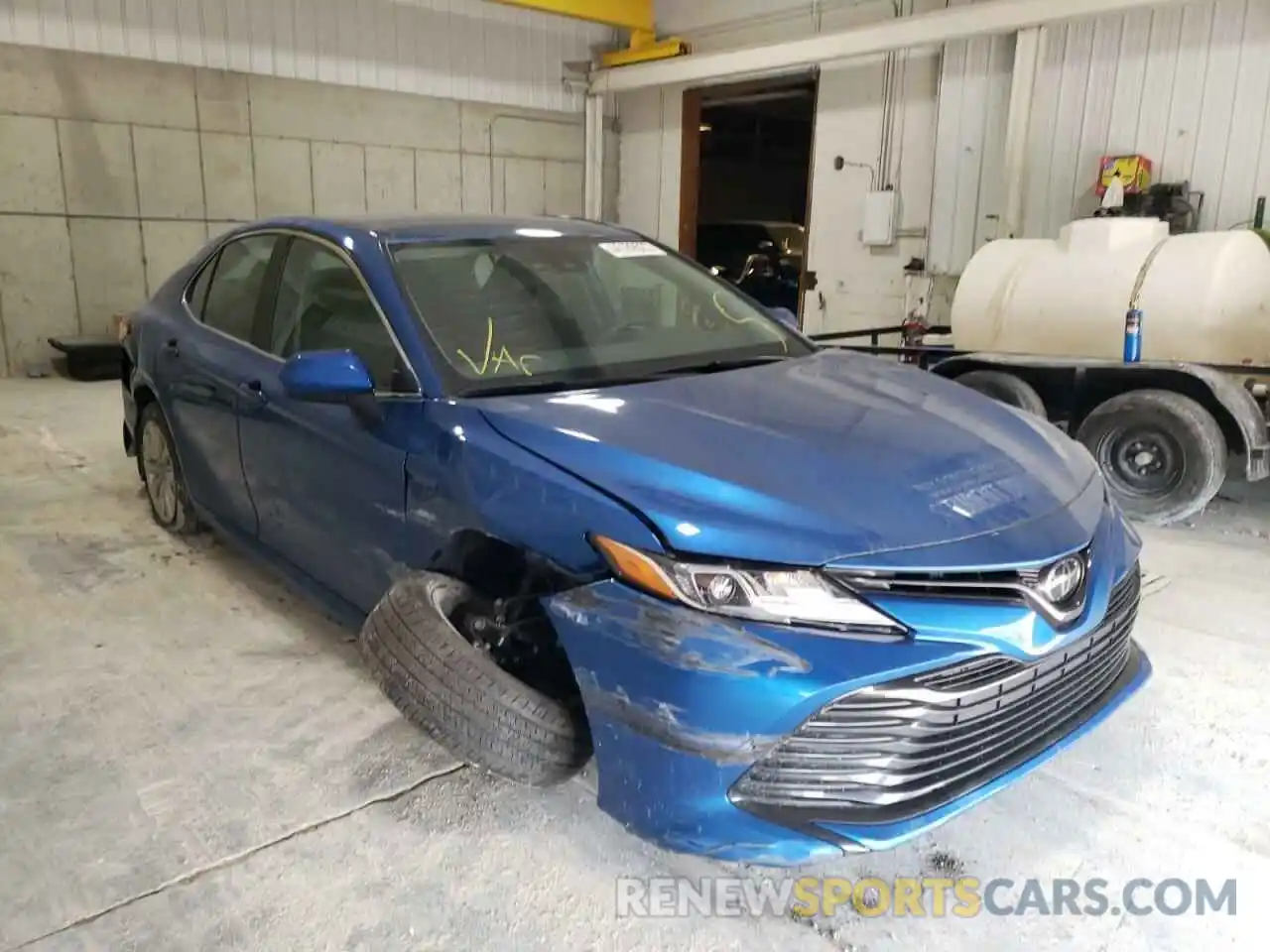 1 Photograph of a damaged car 4T1C11AK3LU392562 TOYOTA CAMRY 2020