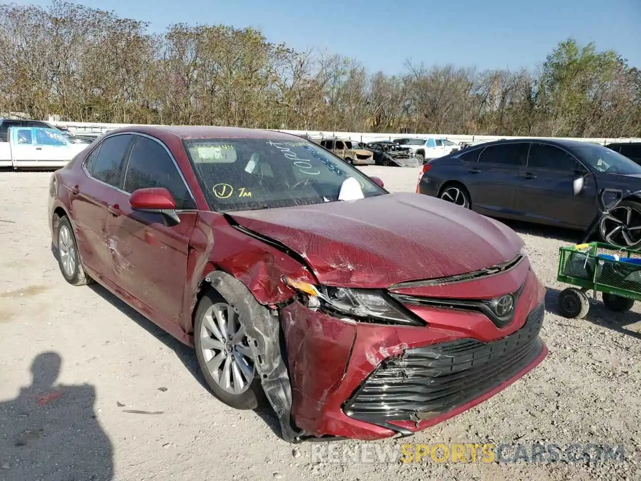 1 Photograph of a damaged car 4T1C11AK3LU393744 TOYOTA CAMRY 2020