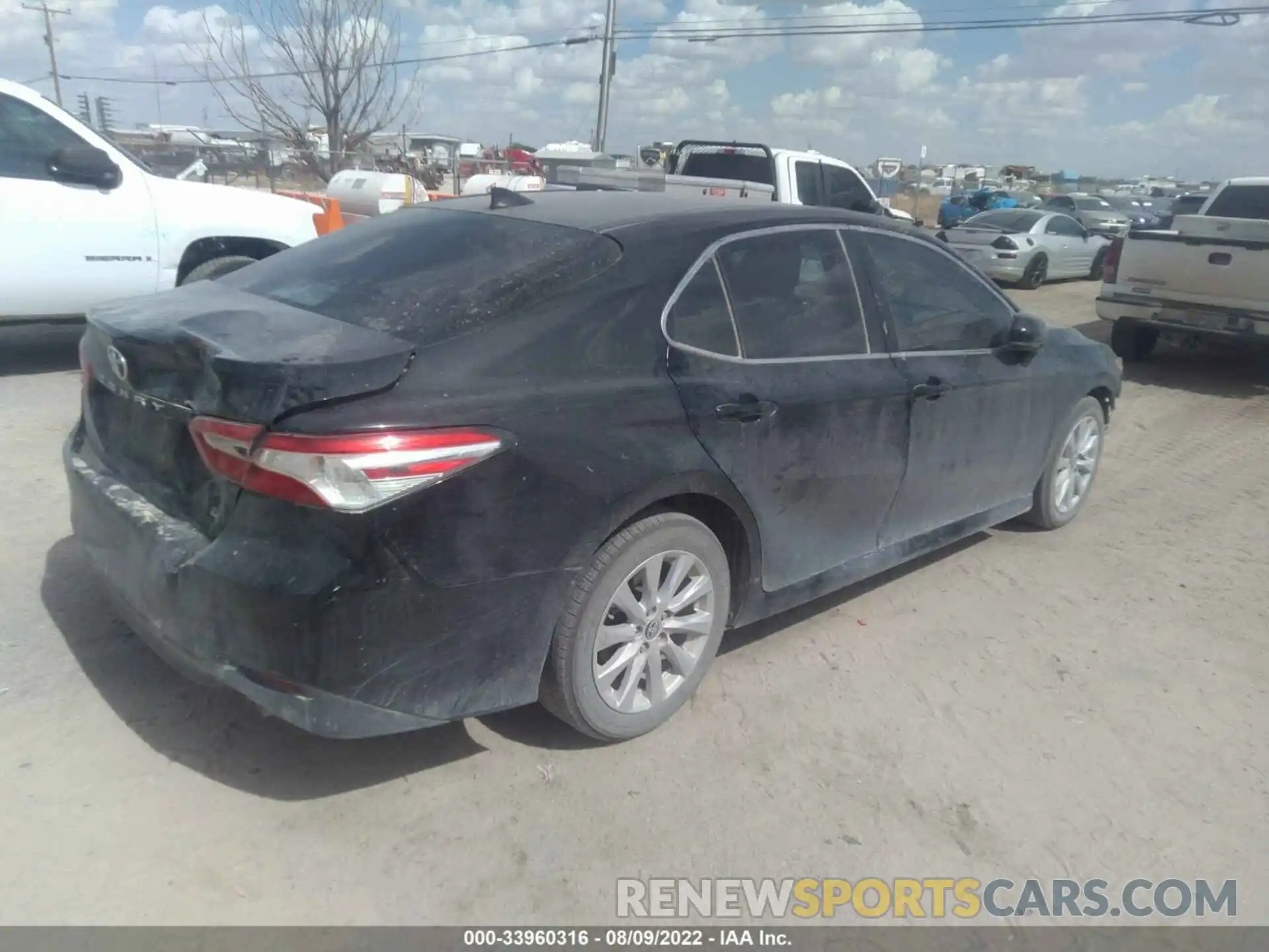 4 Photograph of a damaged car 4T1C11AK3LU398801 TOYOTA CAMRY 2020