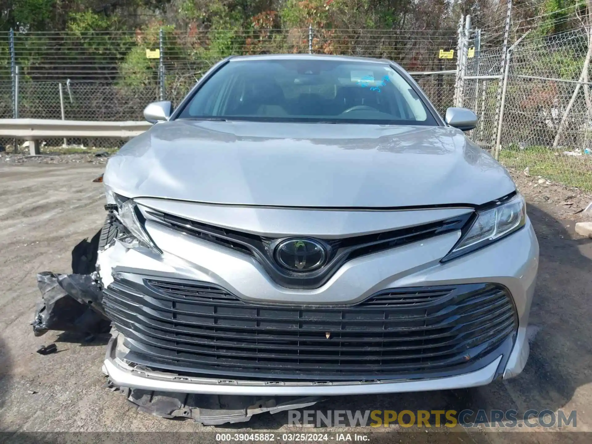 12 Photograph of a damaged car 4T1C11AK3LU402281 TOYOTA CAMRY 2020