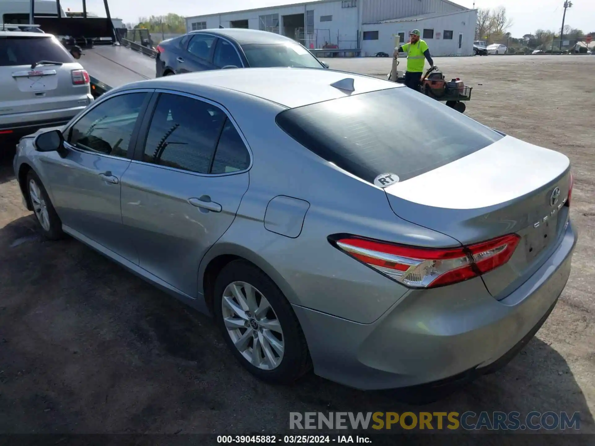 3 Photograph of a damaged car 4T1C11AK3LU402281 TOYOTA CAMRY 2020