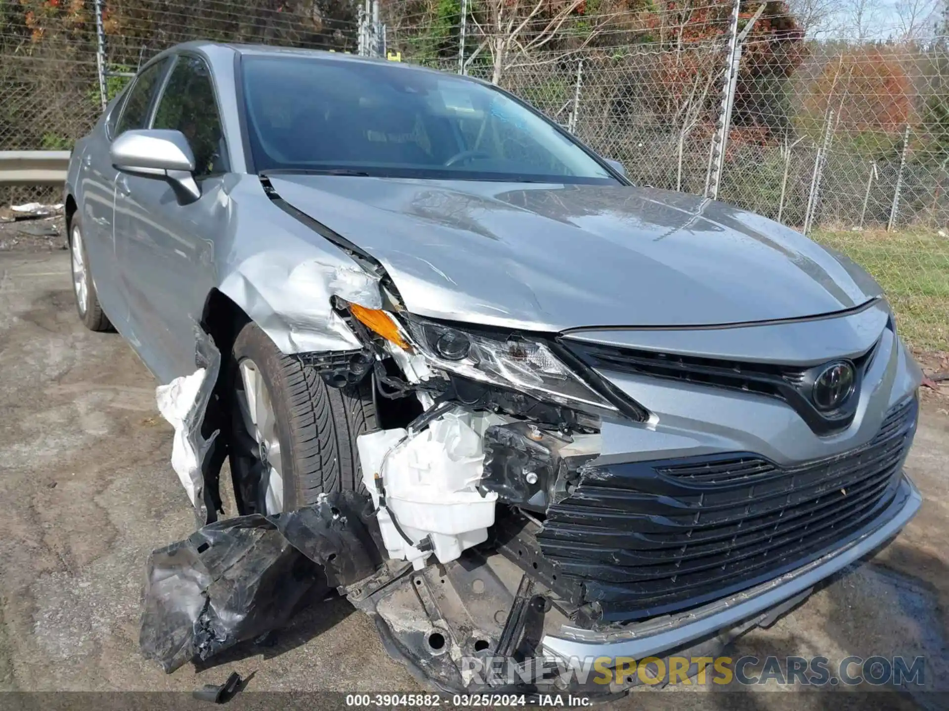 6 Photograph of a damaged car 4T1C11AK3LU402281 TOYOTA CAMRY 2020