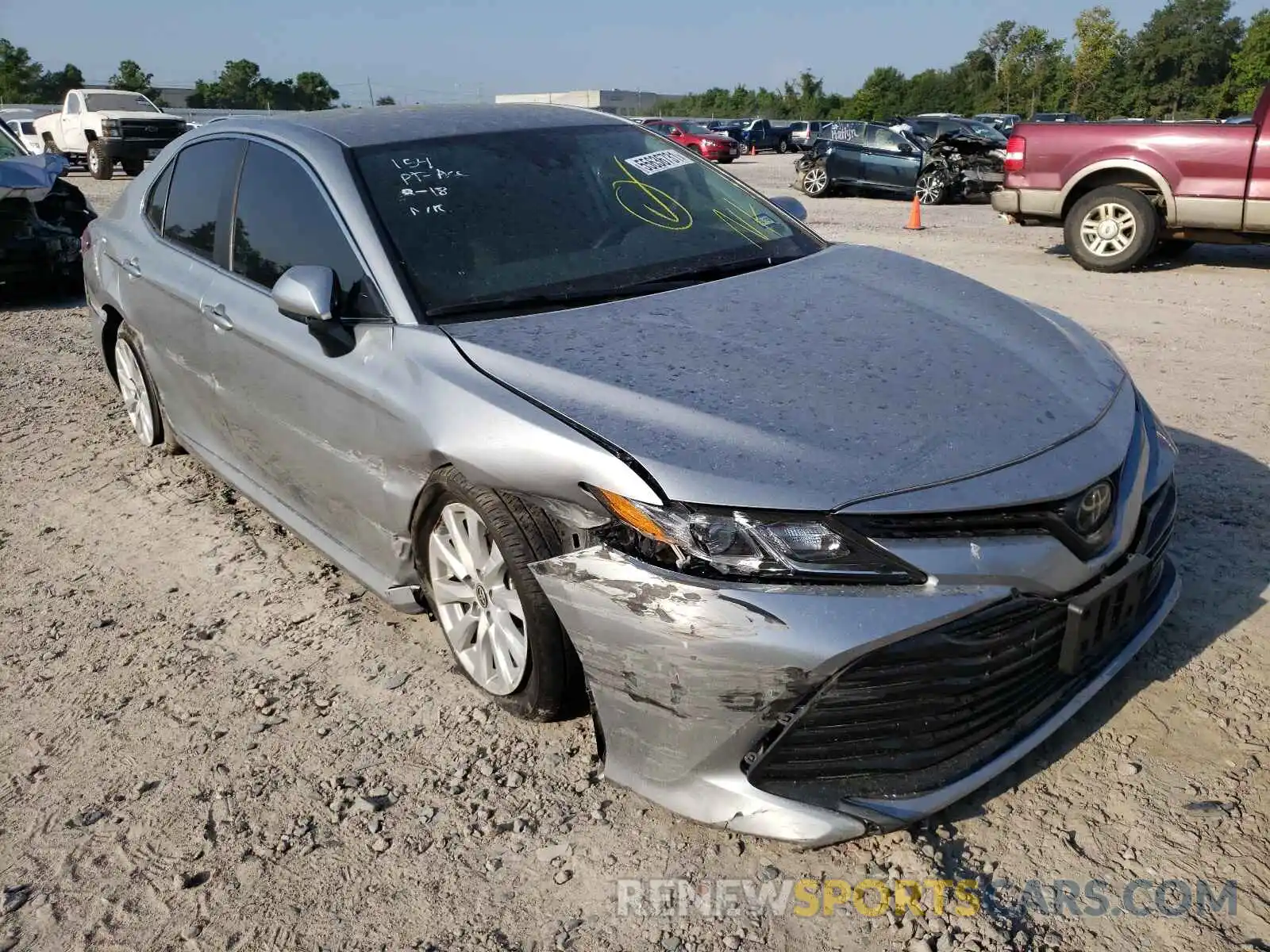 1 Photograph of a damaged car 4T1C11AK3LU501148 TOYOTA CAMRY 2020