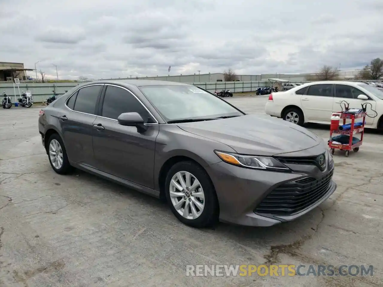 1 Photograph of a damaged car 4T1C11AK3LU507256 TOYOTA CAMRY 2020