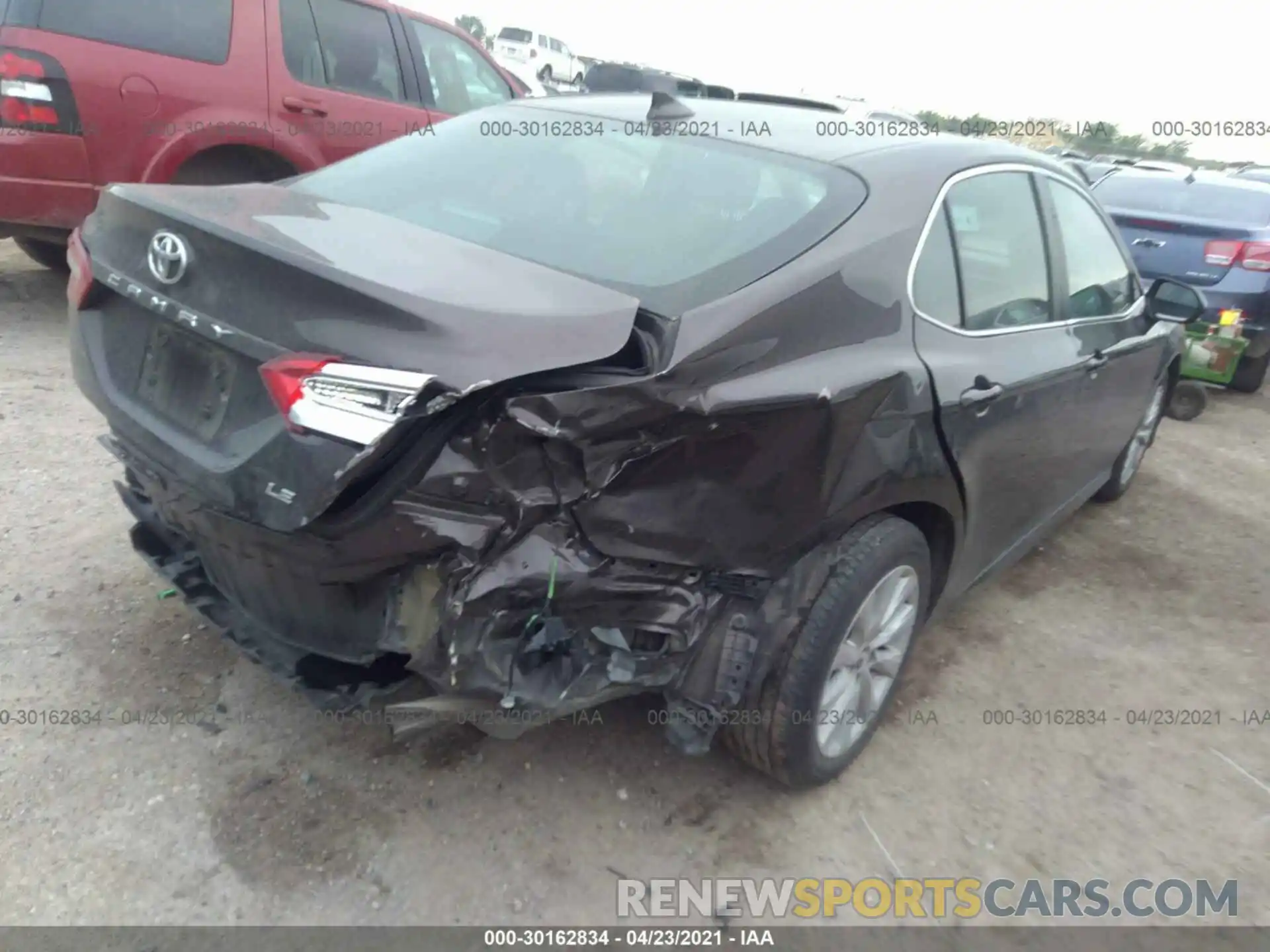 4 Photograph of a damaged car 4T1C11AK3LU866073 TOYOTA CAMRY 2020