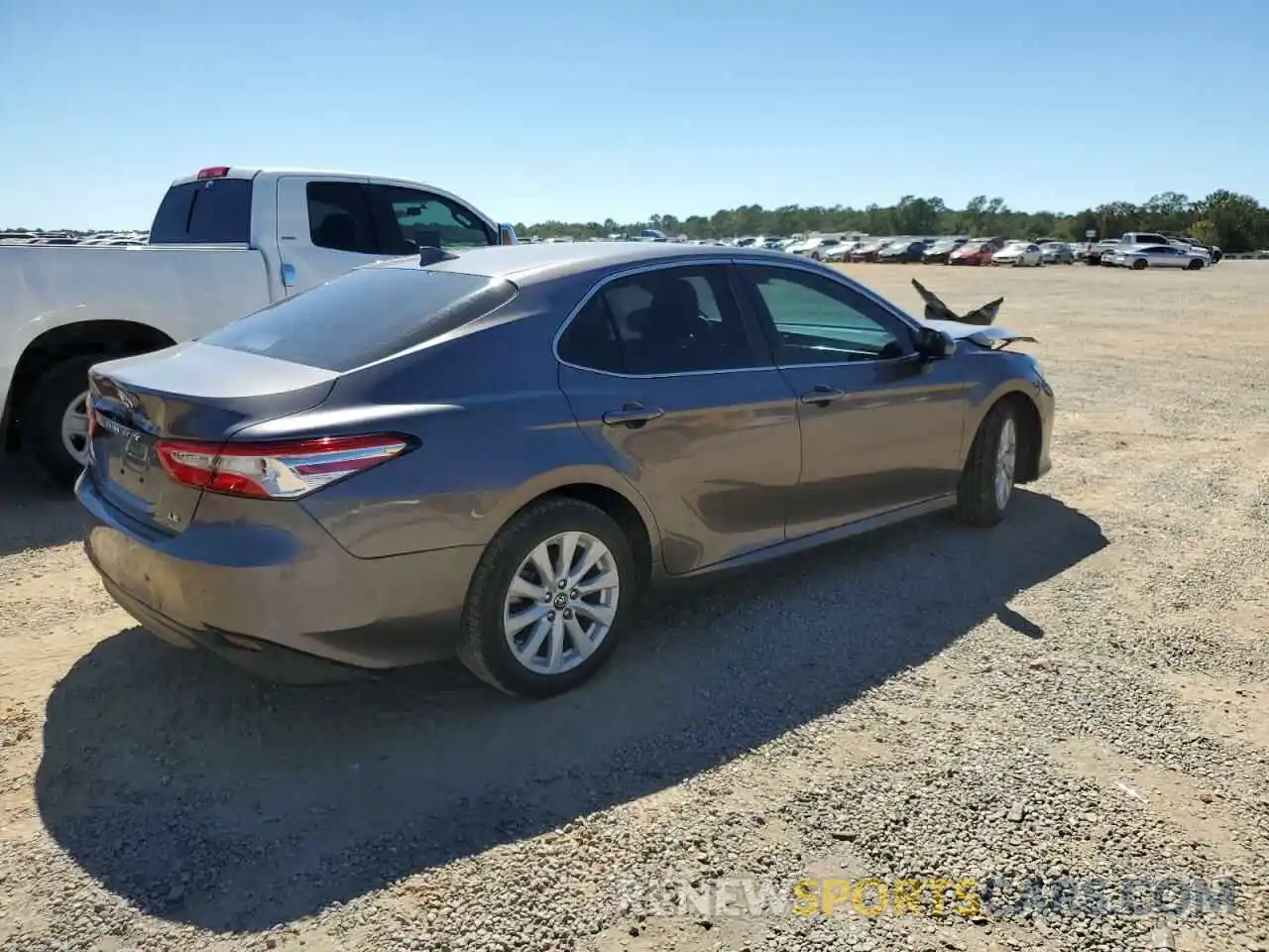 4 Photograph of a damaged car 4T1C11AK3LU872200 TOYOTA CAMRY 2020