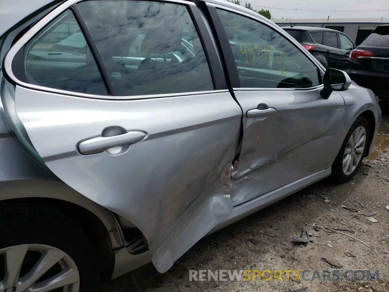 9 Photograph of a damaged car 4T1C11AK3LU872889 TOYOTA CAMRY 2020