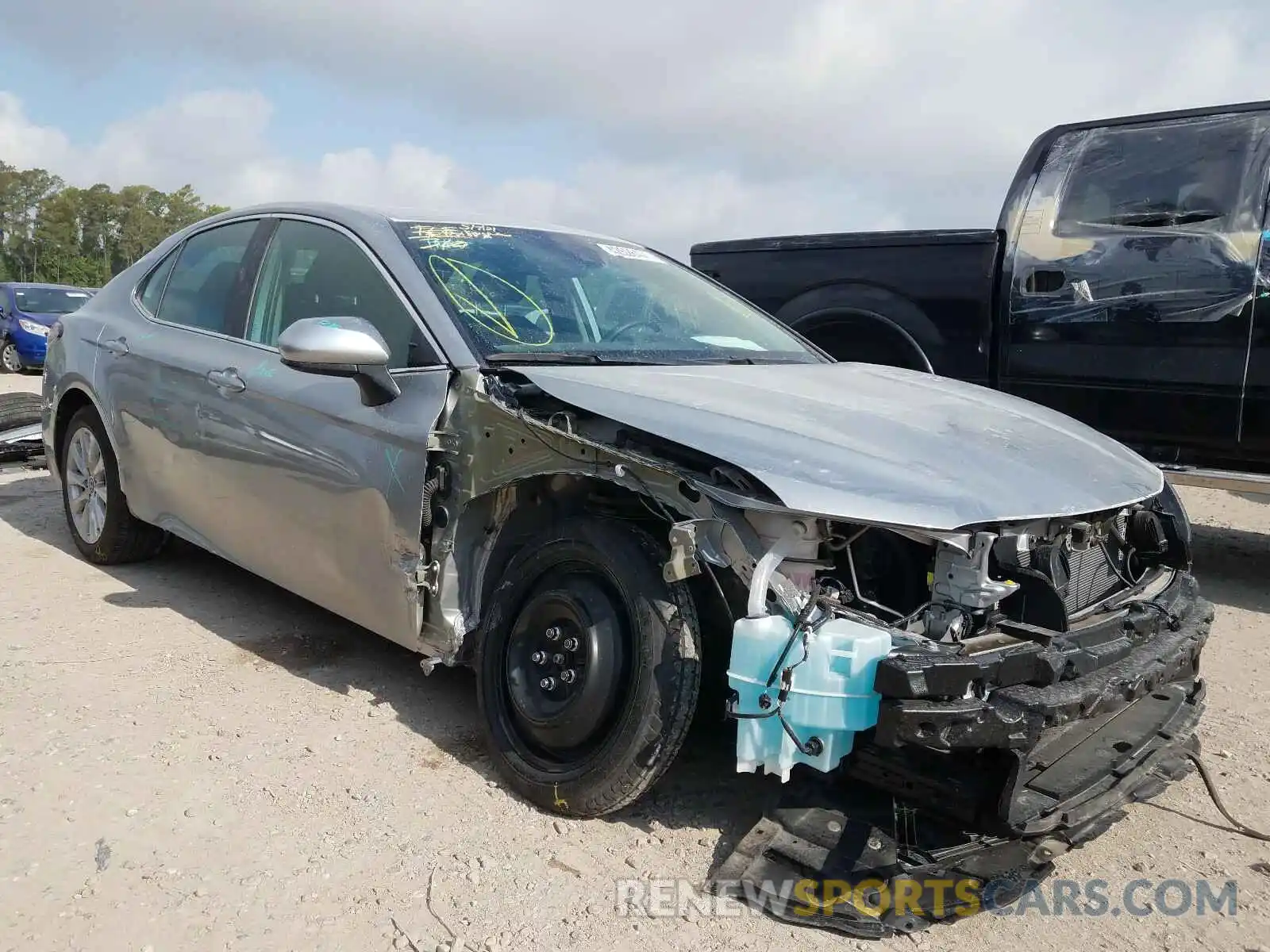 1 Photograph of a damaged car 4T1C11AK3LU885397 TOYOTA CAMRY 2020