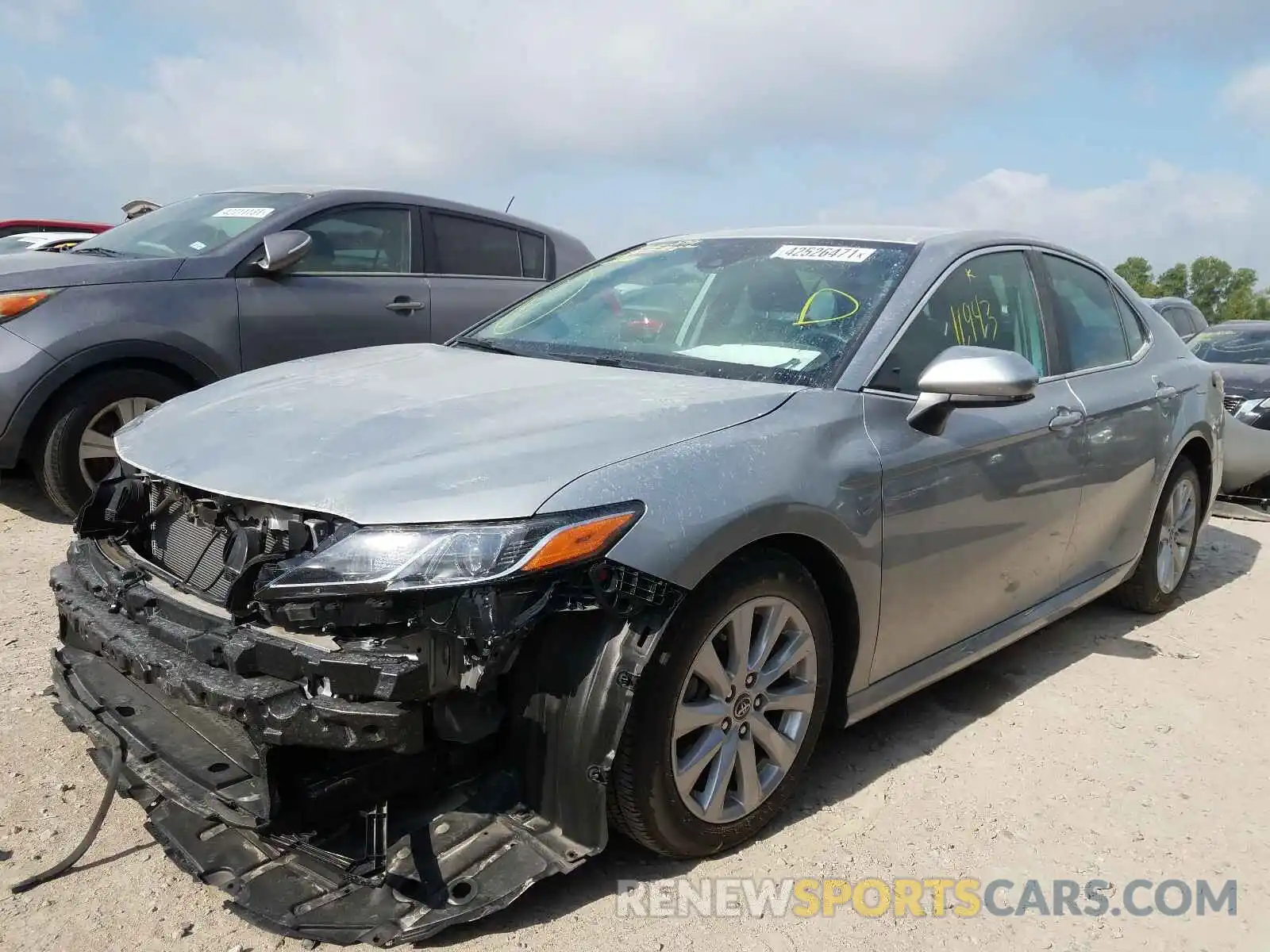 2 Photograph of a damaged car 4T1C11AK3LU885397 TOYOTA CAMRY 2020