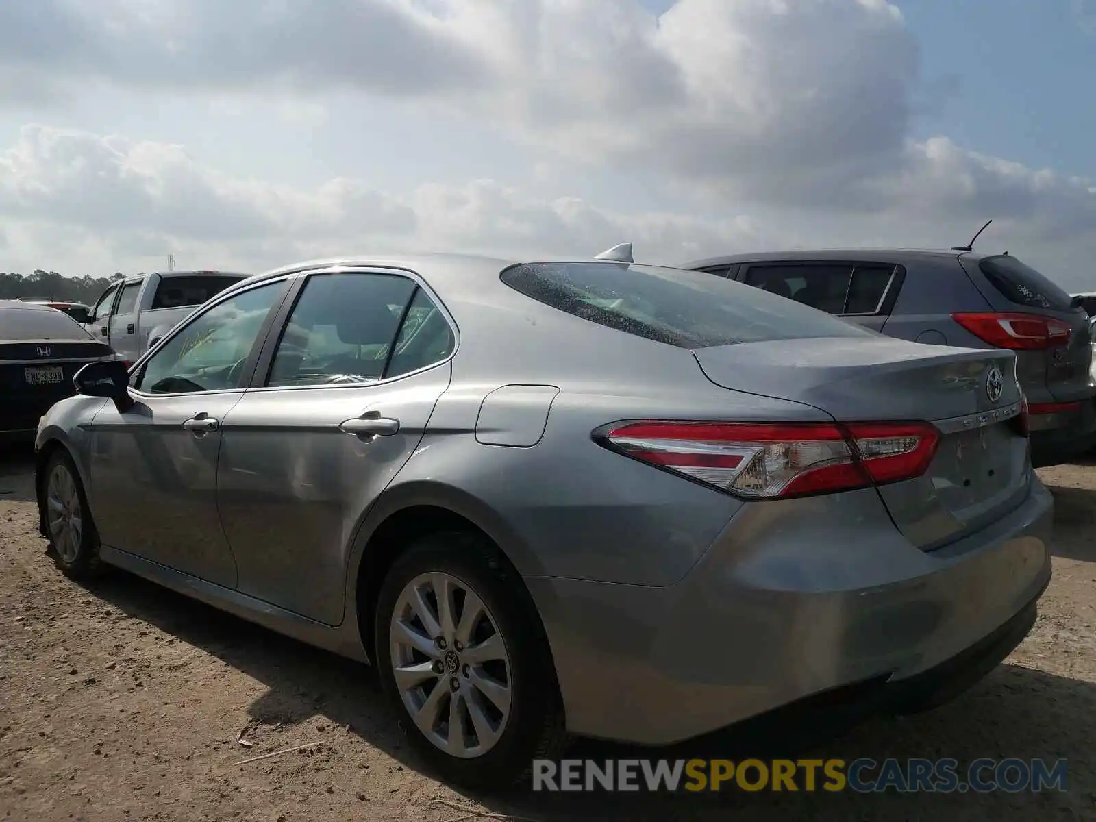 3 Photograph of a damaged car 4T1C11AK3LU885397 TOYOTA CAMRY 2020