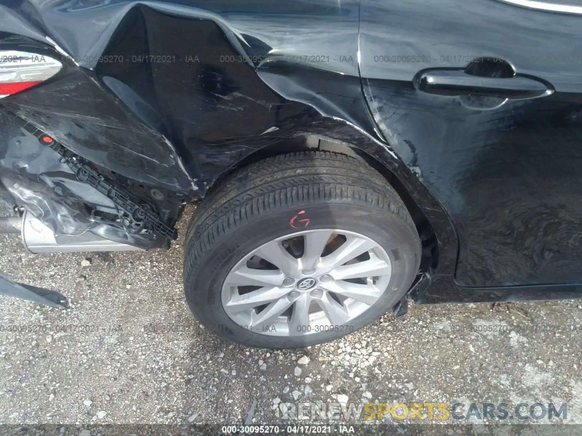 15 Photograph of a damaged car 4T1C11AK3LU892382 TOYOTA CAMRY 2020