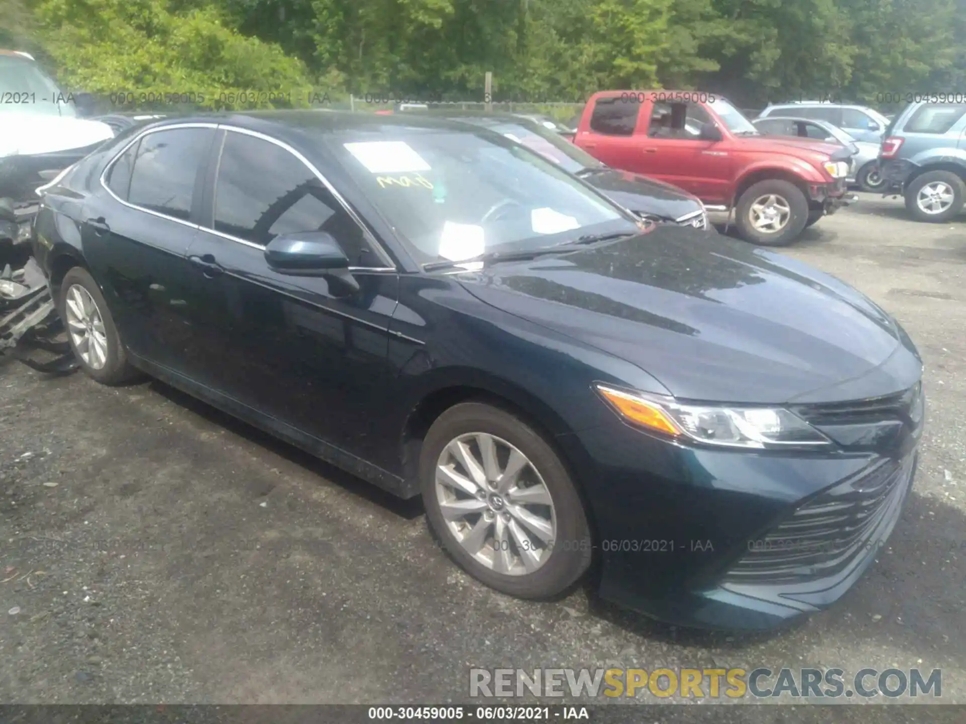 1 Photograph of a damaged car 4T1C11AK3LU901341 TOYOTA CAMRY 2020