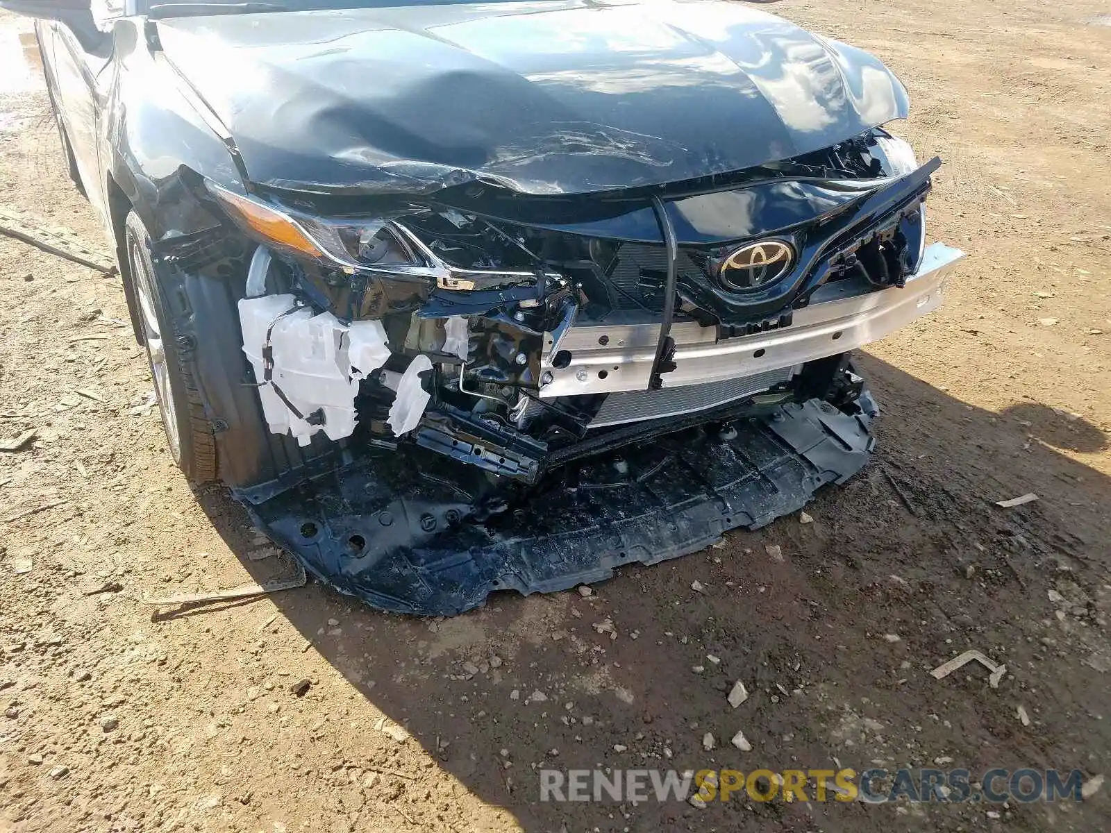 9 Photograph of a damaged car 4T1C11AK3LU904269 TOYOTA CAMRY 2020