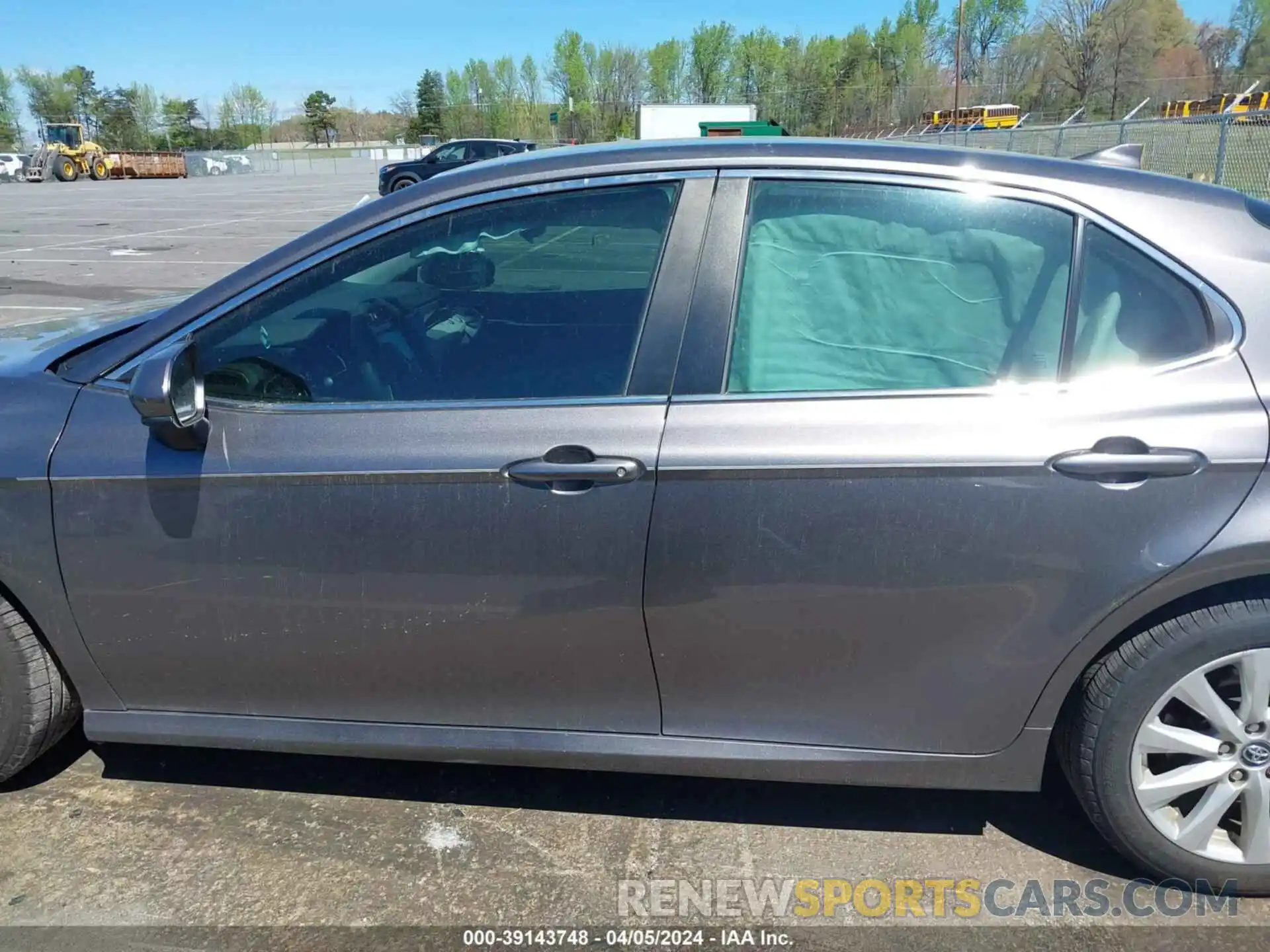 14 Photograph of a damaged car 4T1C11AK3LU914378 TOYOTA CAMRY 2020