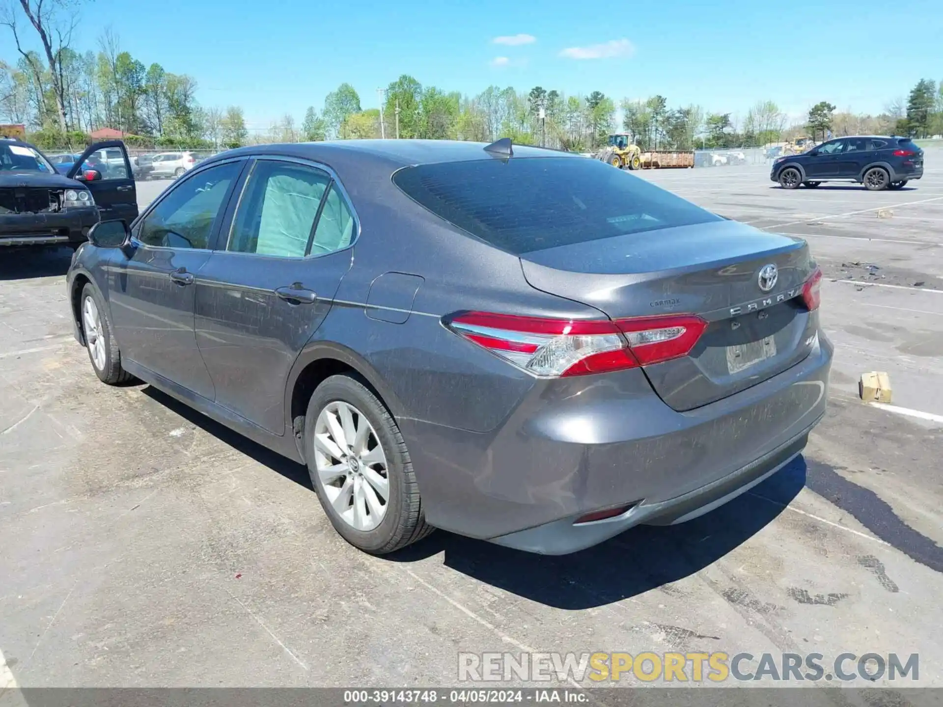 3 Photograph of a damaged car 4T1C11AK3LU914378 TOYOTA CAMRY 2020