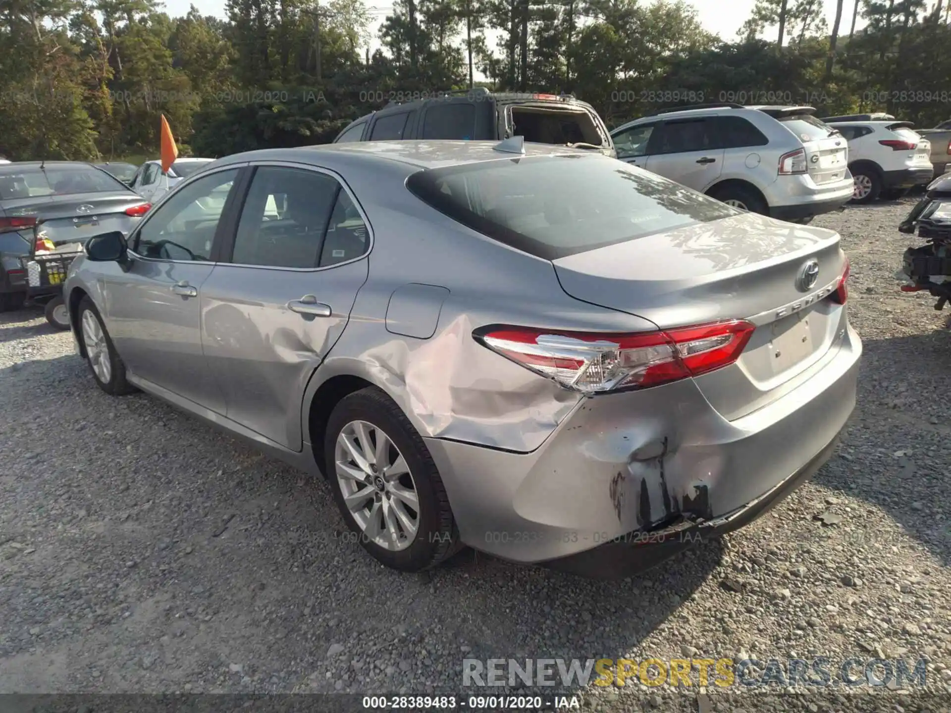 3 Photograph of a damaged car 4T1C11AK3LU915594 TOYOTA CAMRY 2020