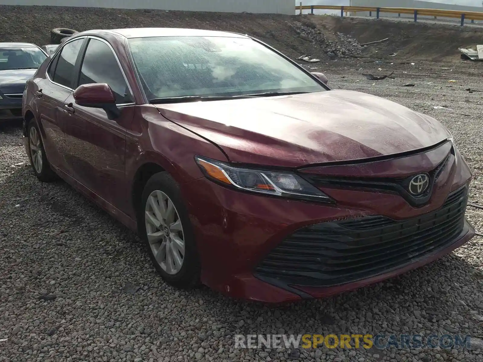 1 Photograph of a damaged car 4T1C11AK3LU921184 TOYOTA CAMRY 2020