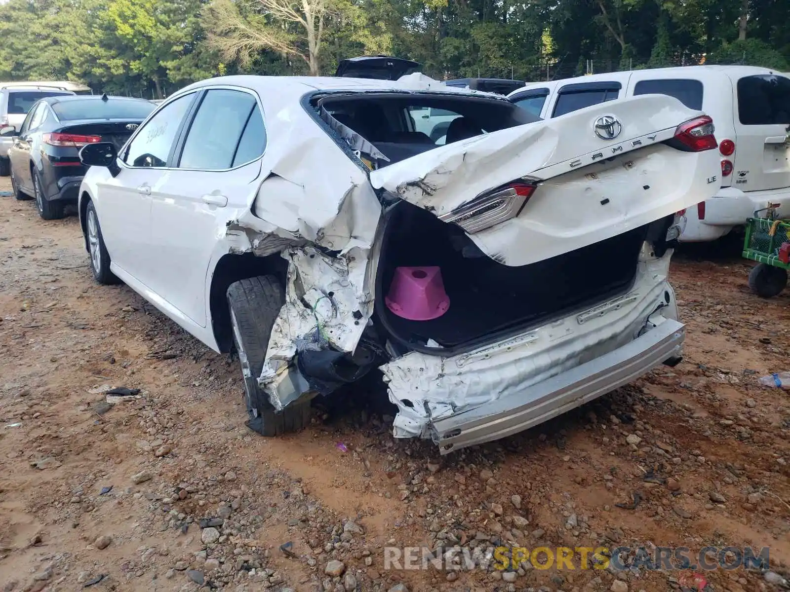 3 Photograph of a damaged car 4T1C11AK3LU923646 TOYOTA CAMRY 2020